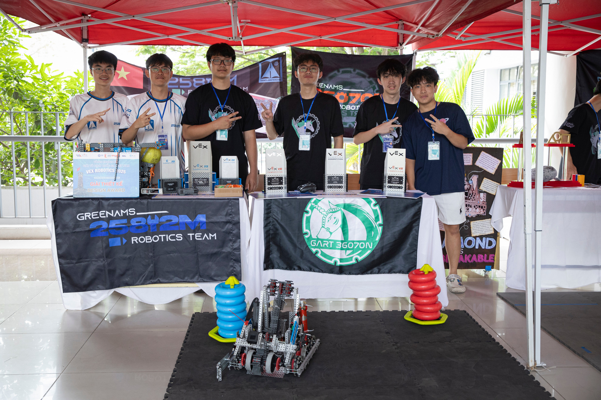 Là sự kiện kết hợp giữa triển lãm công nghệ và giải đấu nội bộ Mock GART được tổ chức hàng năm bởi GreenAms Robotics Team, GART Expo đã thu hút sự quan tâm của nhiều em học sinh có niềm đam mê với STEM và Robotics trên địa bàn thành phố Hà Nội.