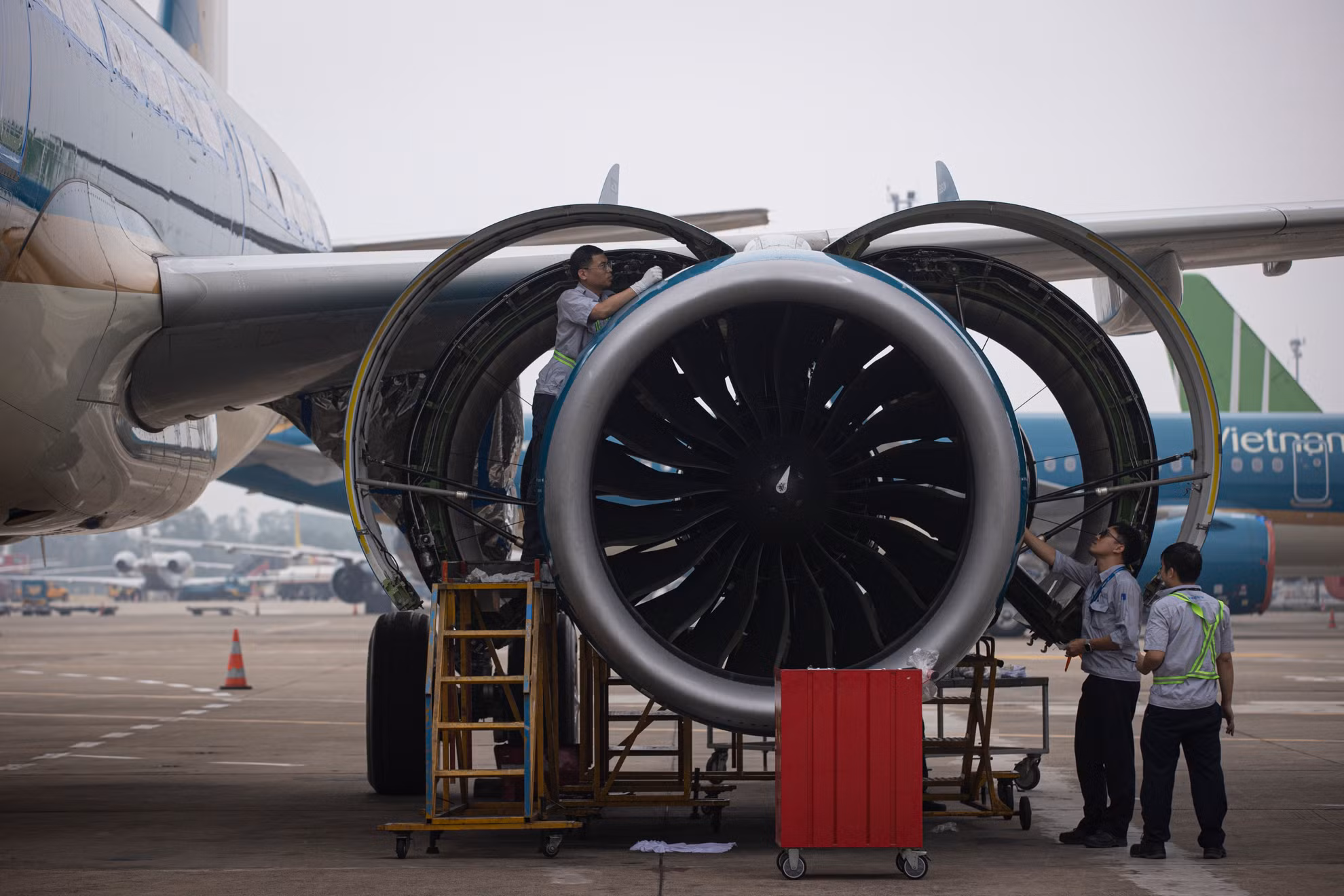 VAECO là tổ chức bảo dưỡng duy nhất tại Việt Nam được phê chuẩn năng định bảo dưỡng nội trường bởi Cục Hàng không Việt Nam, Cục Hàng không Liên bang Mỹ, Cơ quan an toàn hàng không châu Âu và nhiều nhà chức trách hàng không khác.