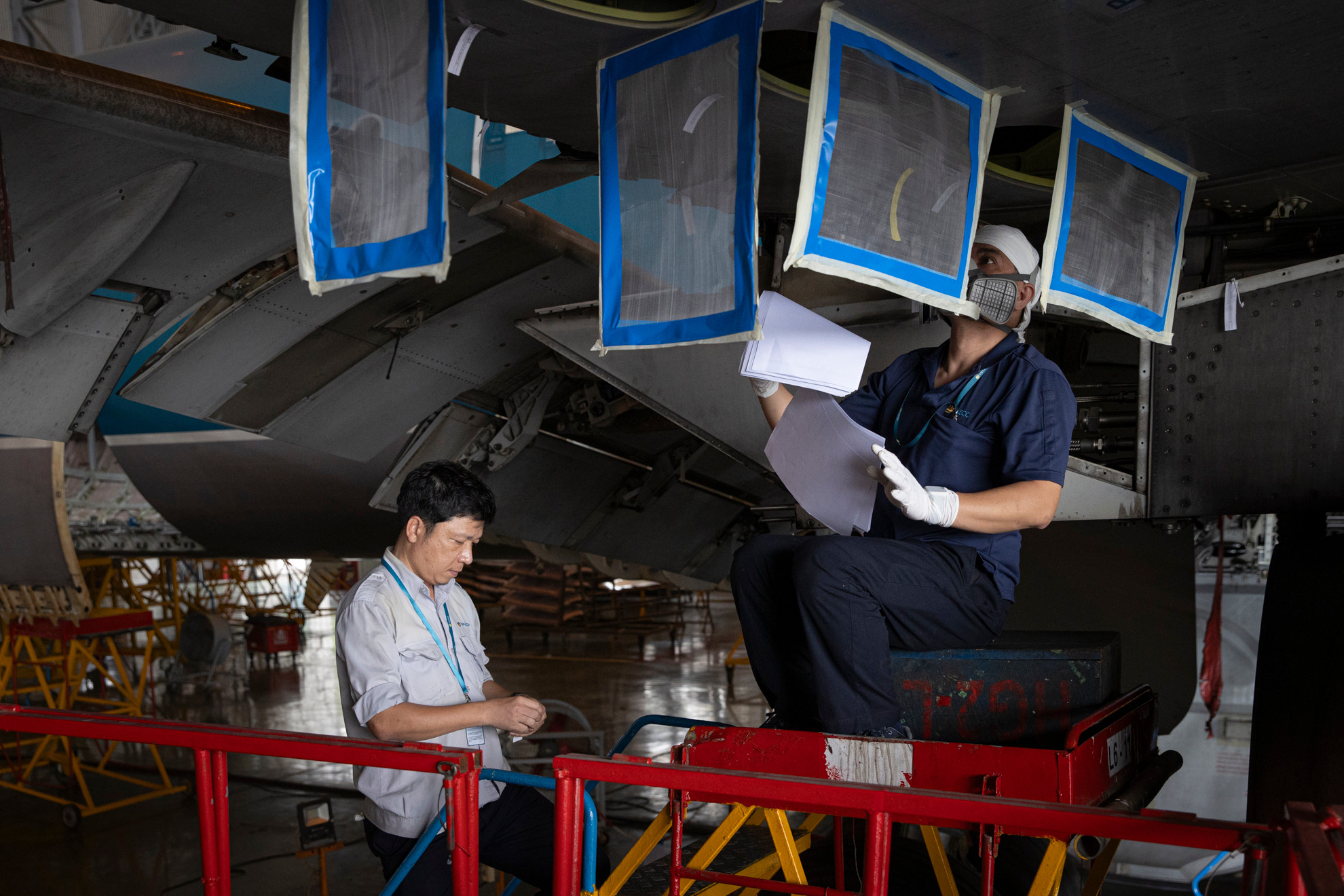 Tất cả công việc thao tác khi tiến hành sửa chữa, bảo dưỡng đều phải tuân thủ theo tài liệu có sẵn, để tránh sai sót trong quá trình thực hiện.