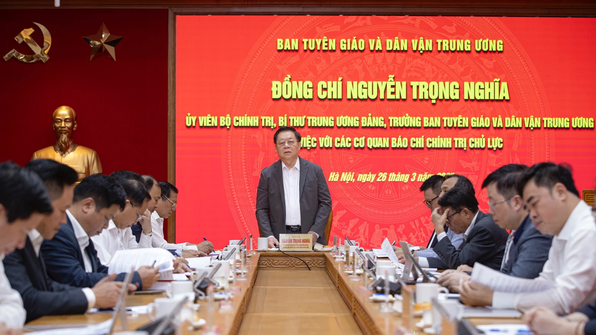 Trưởng Ban Tuyên giáo và Dân vận Trung ương Nguyễn Trọng Nghĩa chủ trì buổi làm việc với các cơ quan báo chí chính trị chủ lực.