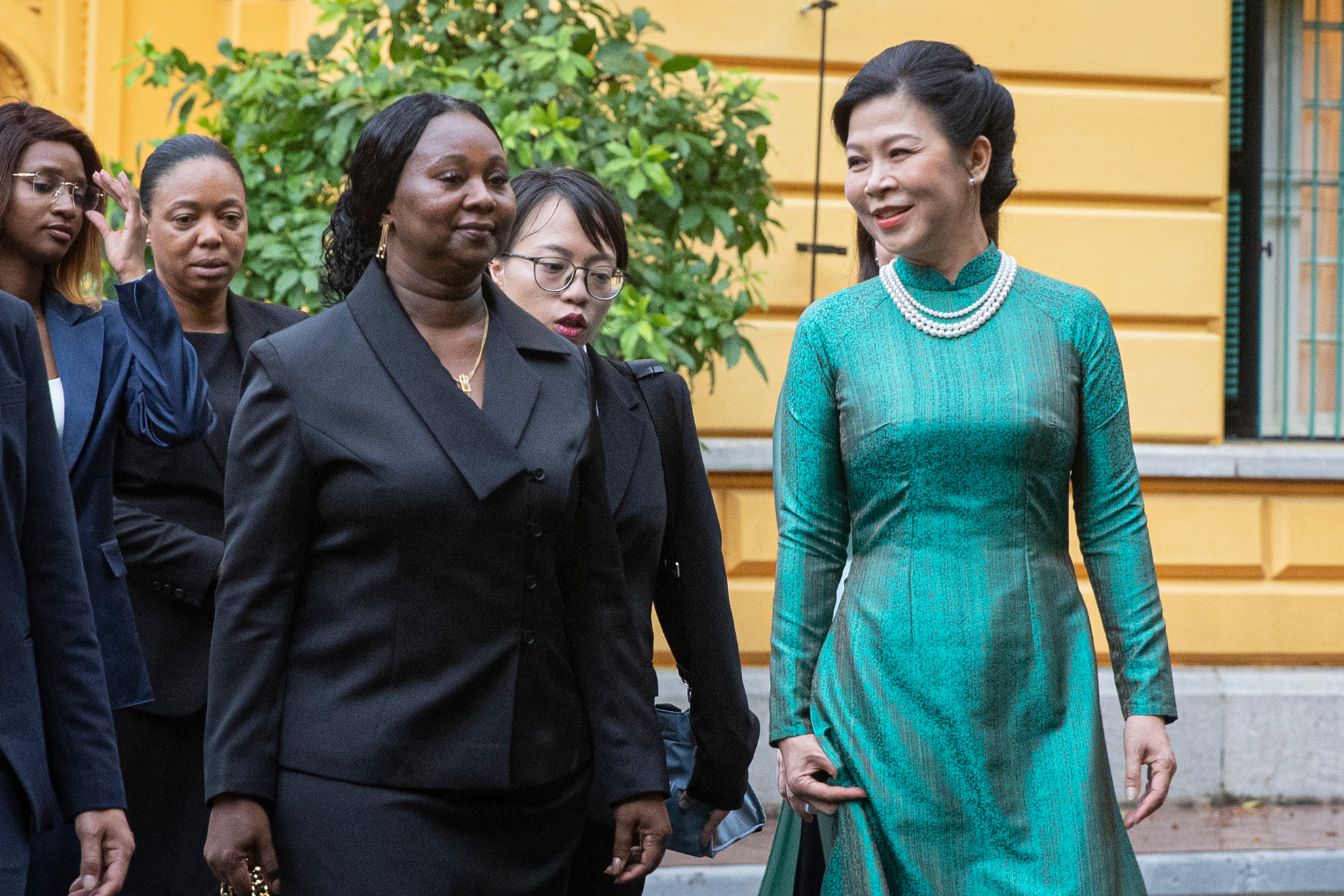 Đây là chuyến thăm Việt Nam đầu tiên của một Tổng thống Guinea-Bissau kể từ khi hai nước thiết lập quan hệ ngoại giao. Việt Nam và Guinea-Bissau có quan hệ hữu nghị truyền thống. Hai nước thiết lập quan hệ ngoại giao ngày 30/9/1973 và thường xuyên phối hợp, ủng hộ lẫn nhau tại các diễn đàn đa phương, nhất là trong khuôn khổ Liên hợp quốc.