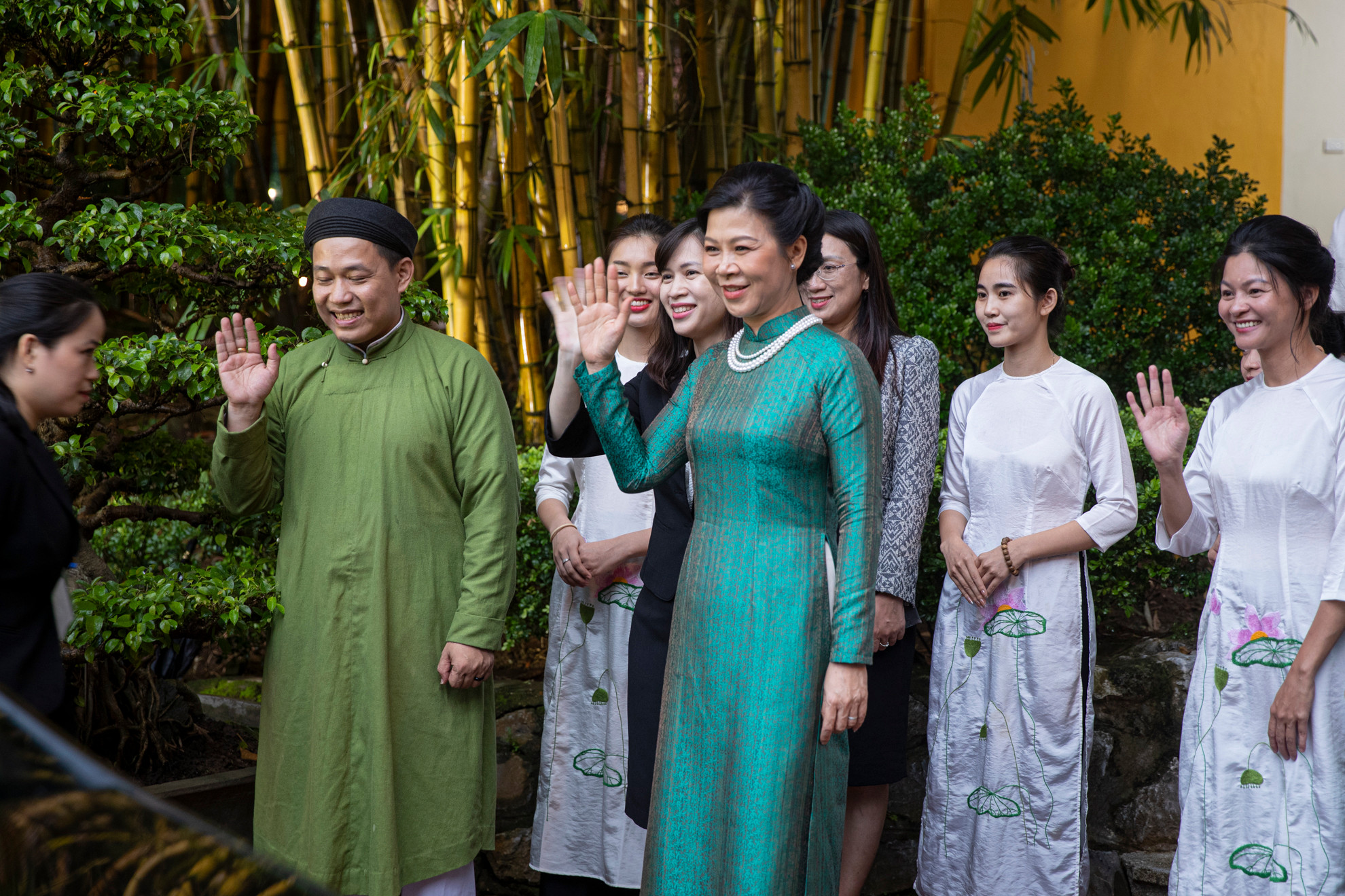 Chuyến thăm chính thức Việt Nam của Tổng thống Cộng hòa Guinea-Bissau Umaro Sissoco Embalo và Phu nhân là dịp để các nhà lãnh đạo hai nước thảo luận biện pháp đẩy mạnh quan hệ trong các lĩnh vực hợp tác truyền thống như chính trị, kinh tế, thương mại, nông nghiệp, thủy sản và công nghiệp chế biến; đồng thời mở rộng hợp tác trên các lĩnh vực mới, như xây dựng cơ sở hạ tầng, cảng biển, khai khoáng.