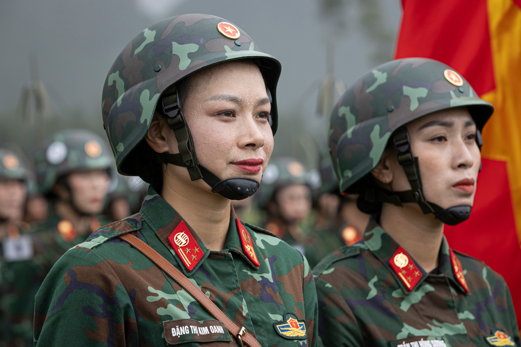 Các cán bộ, chiến sĩ tích cực tập luyện "vượt nắng thắng mưa" để đạt kết quả tốt nhất.