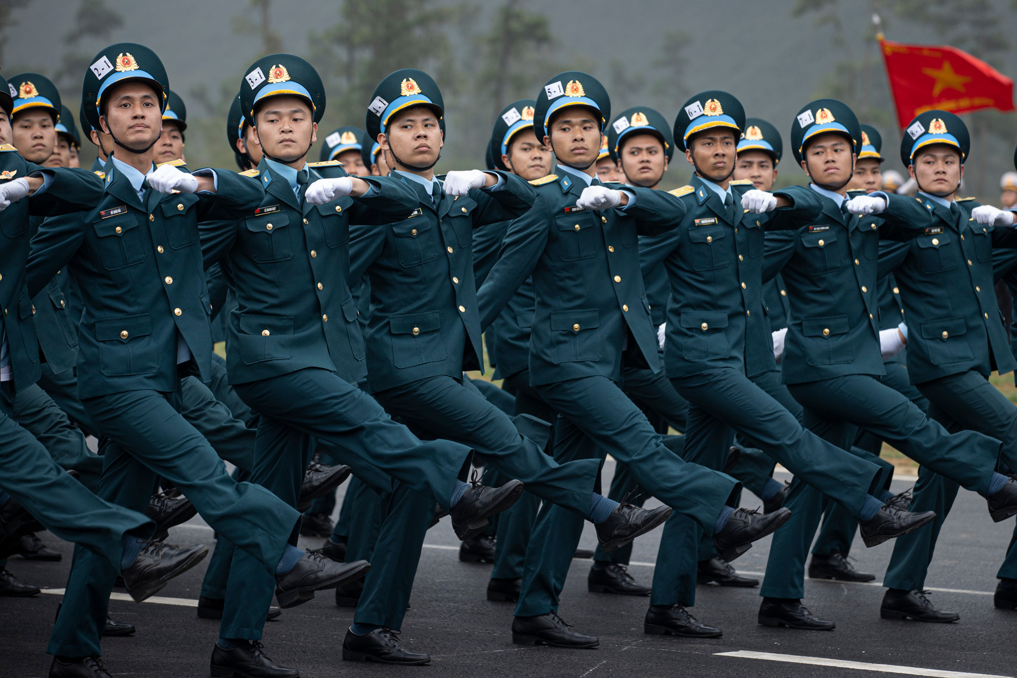 Khối sĩ quan phòng không-không quân tham gia hợp luyện.