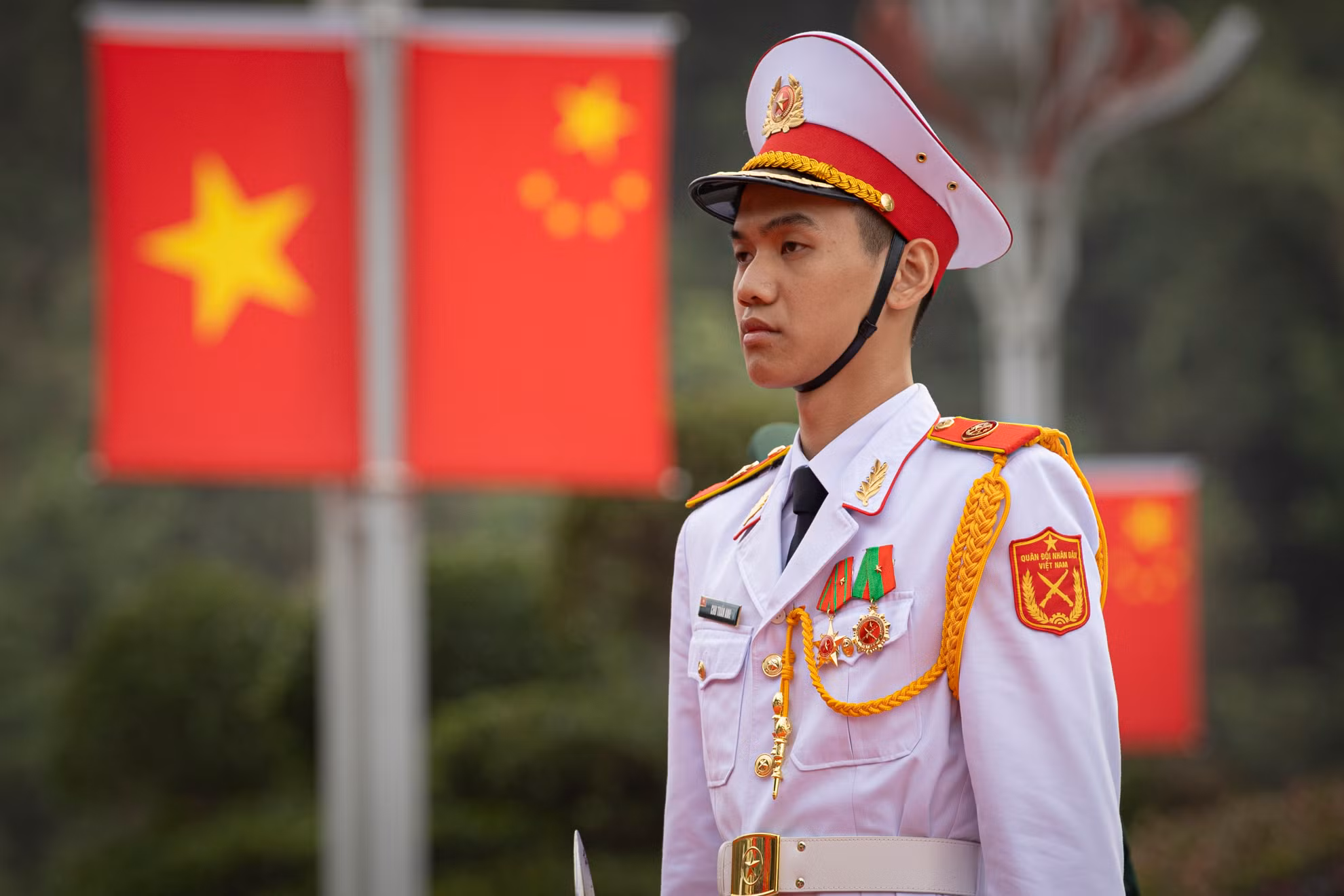 Chương trình Giao lưu hữu nghị quốc phòng biên giới Việt Nam-Trung Quốc là một hoạt động đối ngoại quốc phòng quan trọng, được Bộ Quốc phòng hai nước đồng tổ chức từ năm 2014.