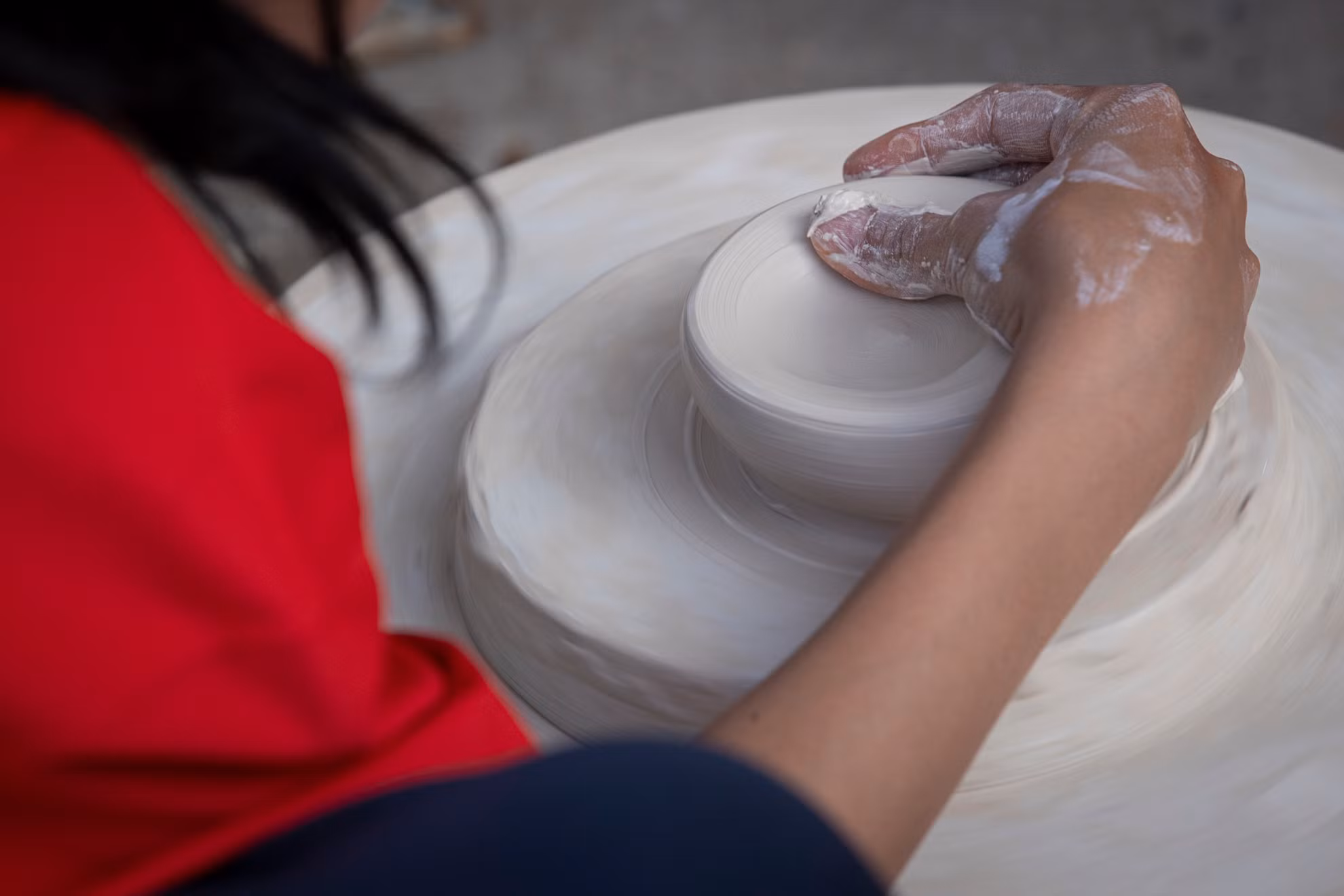 Tại hoạt động này, ban tổ chức chương trình còn gửi tặng những chiếc cốc sứ Bát Tràng cho đoàn đại biểu và các em học sinh thị trấn Bằng Tường, Quảng Tây, Trung Quốc.