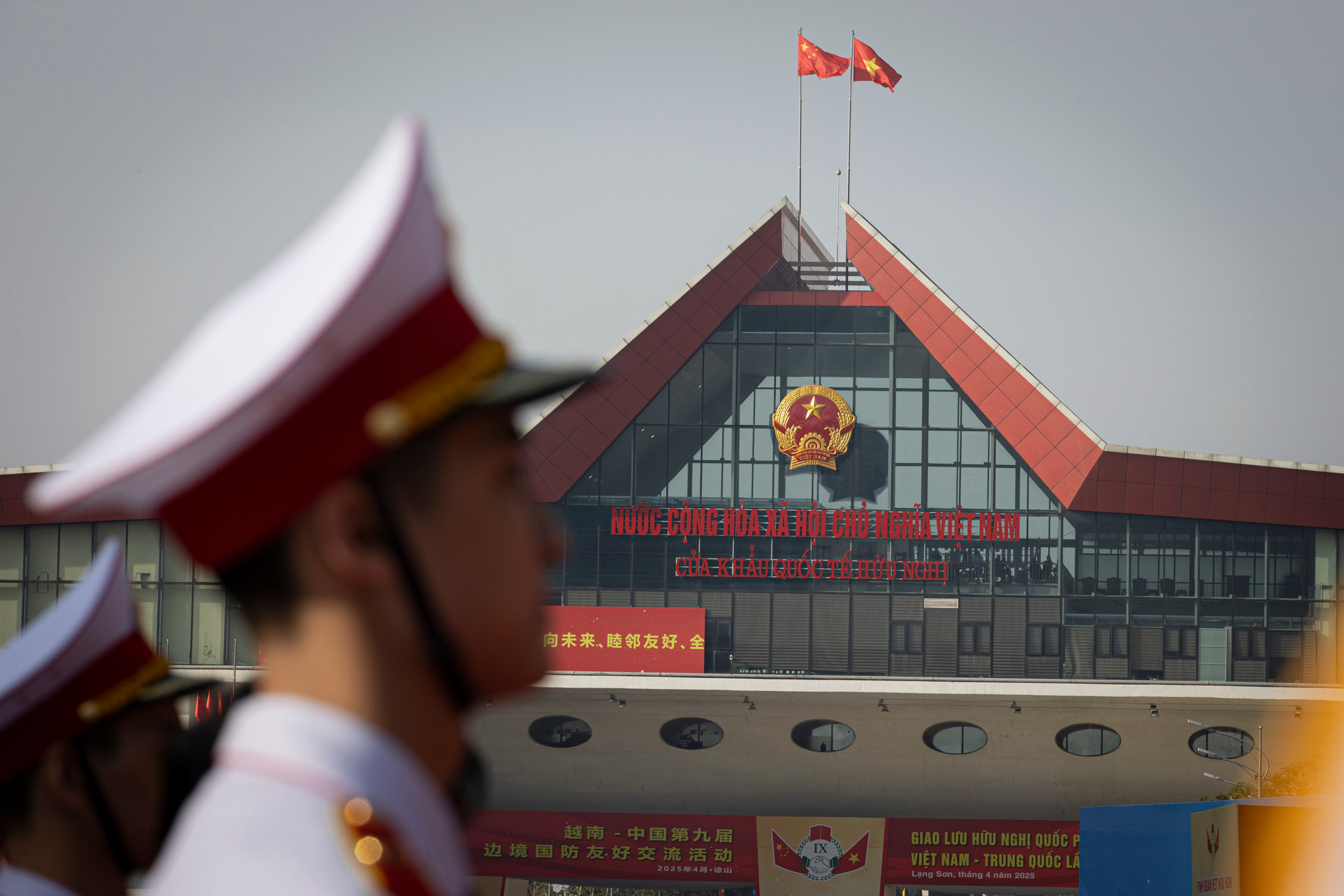 Diễn ra ngay sau chuyến thăm cấp Nhà nước tới Việt Nam của Tổng Bí thư, Chủ tịch Trung Quốc Tập Cận Bình, vào thời điểm kỷ niệm 75 năm thiết lập quan hệ ngoại giao hai nước, chương trình là minh chứng cho thấy quyết tâm của hai Đảng, hai Nhà nước và nhân dân hai nước trong việc chung tay vun đắp tình hữu nghị truyền thống Việt Nam-Trung Quốc, góp phần tiếp tục làm sâu sắc quan hệ đối tác hợp tác chiến lược toàn diện Việt Nam-Trung Quốc.