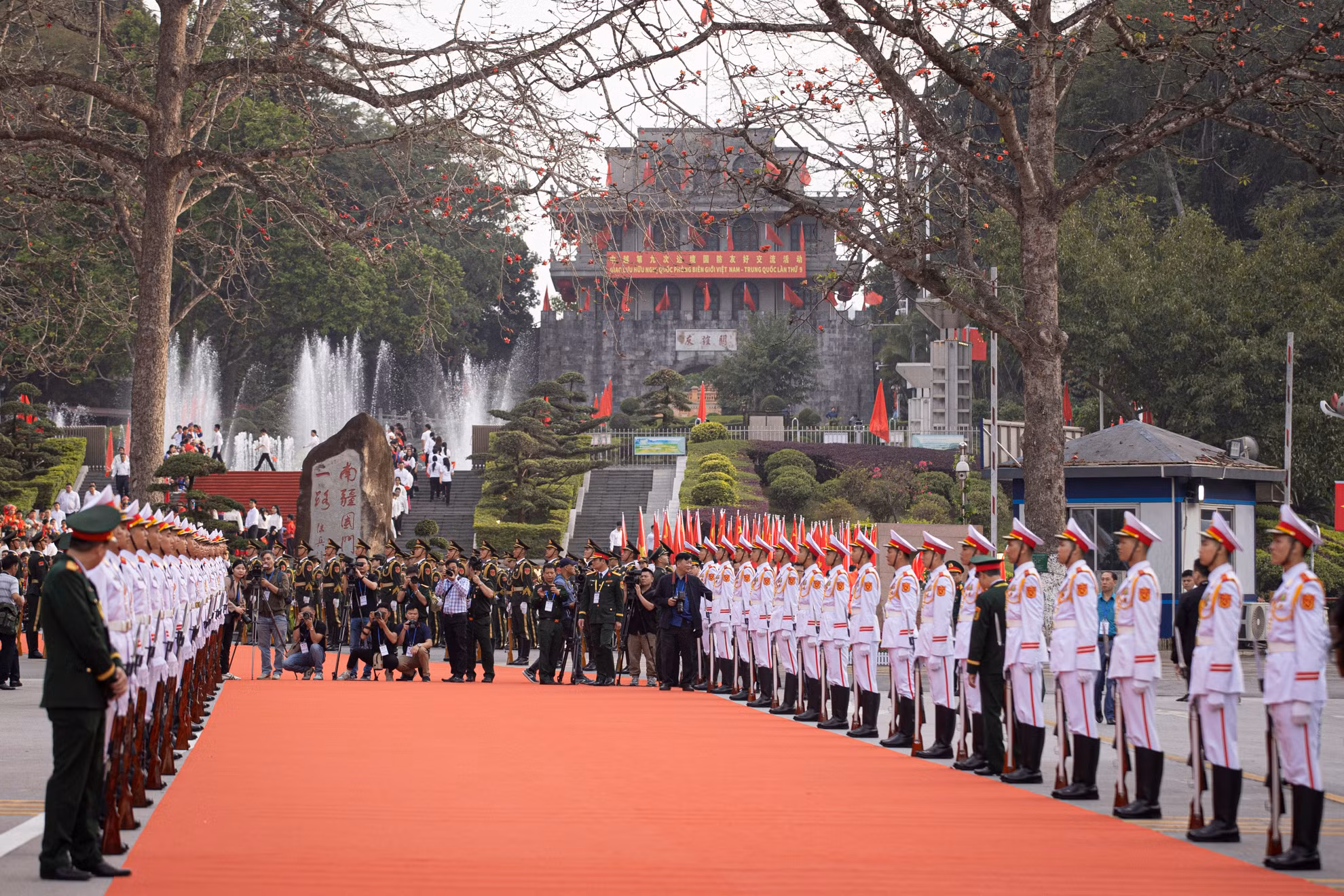 Trải qua 9 lần tổ chức, chương trình giao lưu với những hoạt động thiết thực, cụ thể như: Tuần tra chung, khám chữa bệnh nhân đạo, trồng cây hữu nghị, giao lưu văn hóa, thể thao, thăm trường học… đã góp phần tăng cường tin cậy chính trị, làm sâu sắc hơn quan hệ hợp tác quốc phòng giữa hai nước, xây dựng khu vực biên giới hòa bình, phát triển.