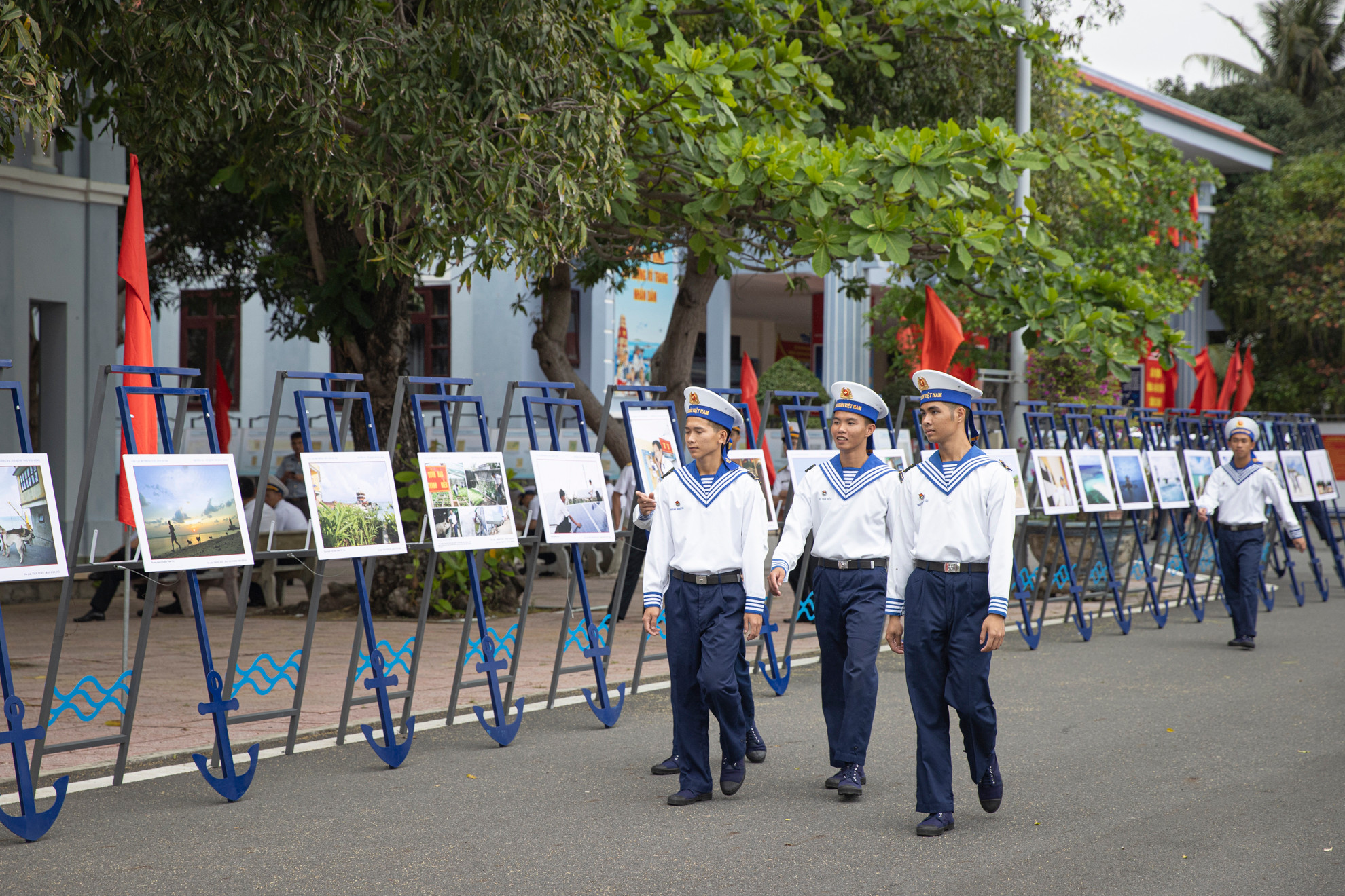 Triển lãm được trưng bày tại quân cảng Cam Ranh.