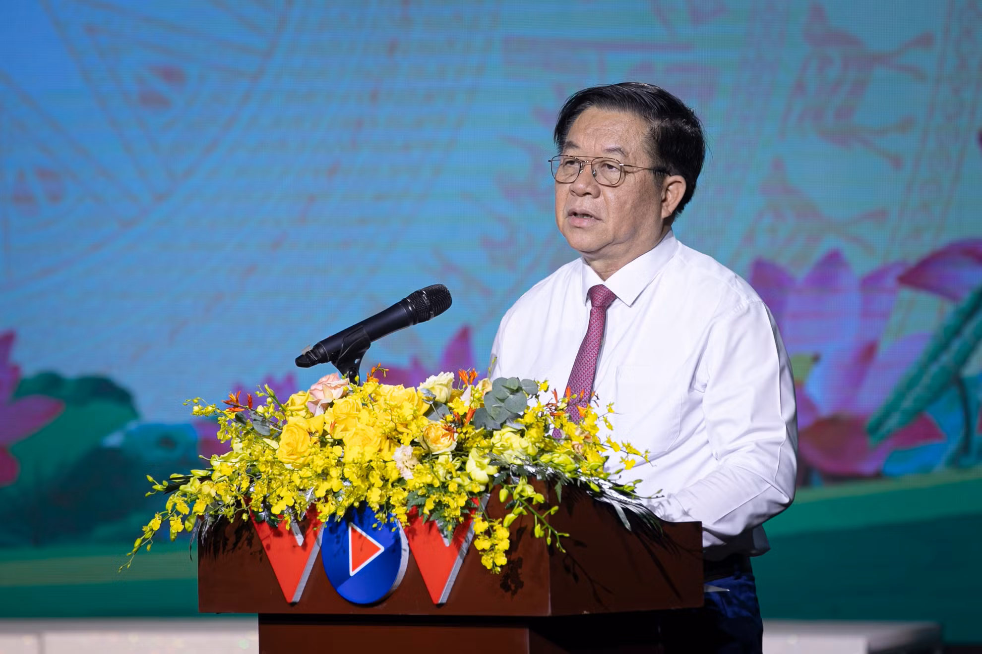 Đồng chí Nguyễn Trọng Nghĩa, Ủy viên Bộ Chính trị, Bí thư Trung ương Đảng, Trưởng Ban Tuyên giáo Trung ương phát biểu chỉ đạo tại buổi lễ.