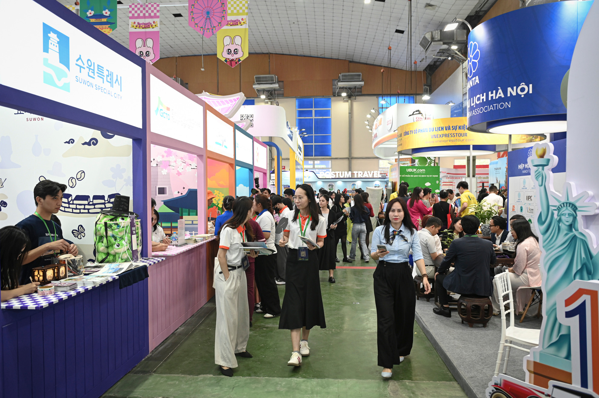 Hội chợ Du lịch Quốc tế VITM Hà Nội 2025 diễn ra tại Trung tâm Triển lãm Quốc tế ICE-Cung Văn hoá Hữu nghị Hà Nội từ ngày 10 đến 13/4/2025. Hội chợ Du lịch Quốc tế VITM Hà Nội 2025 diễn ra tại Trung tâm Triển lãm Quốc tế ICE-Cung Văn hoá Hữu nghị Hà Nội từ ngày 10 đến 13/4/2025.