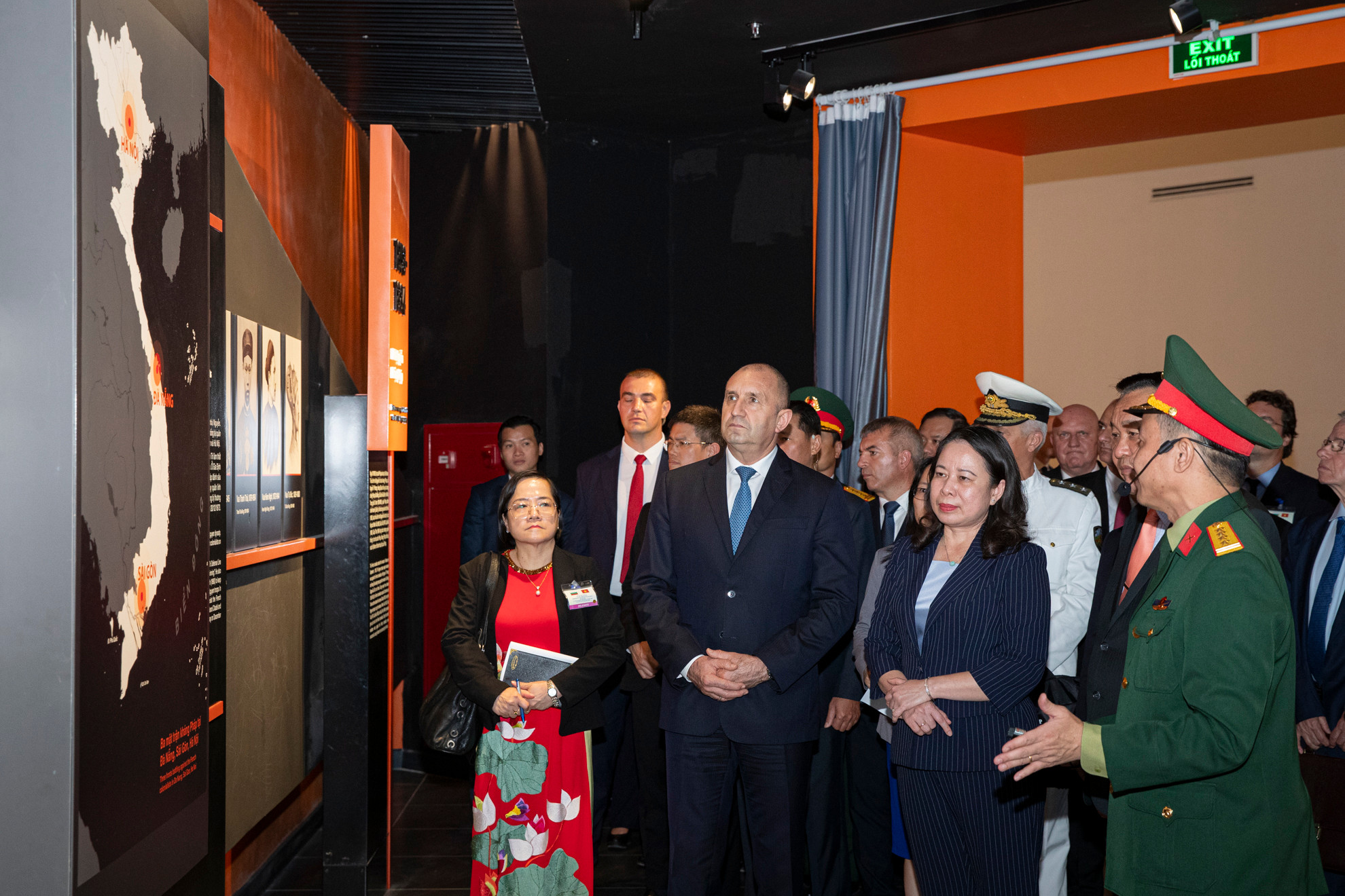 Bảo tàng hiện đang lưu giữ hơn 150.000 hiện vật, trong đó có 4 bảo vật quốc gia và nhiều hiện vật quý. Bảo tàng hiện đang lưu giữ hơn 150.000 hiện vật, trong đó có 4 bảo vật quốc gia và nhiều hiện vật quý.