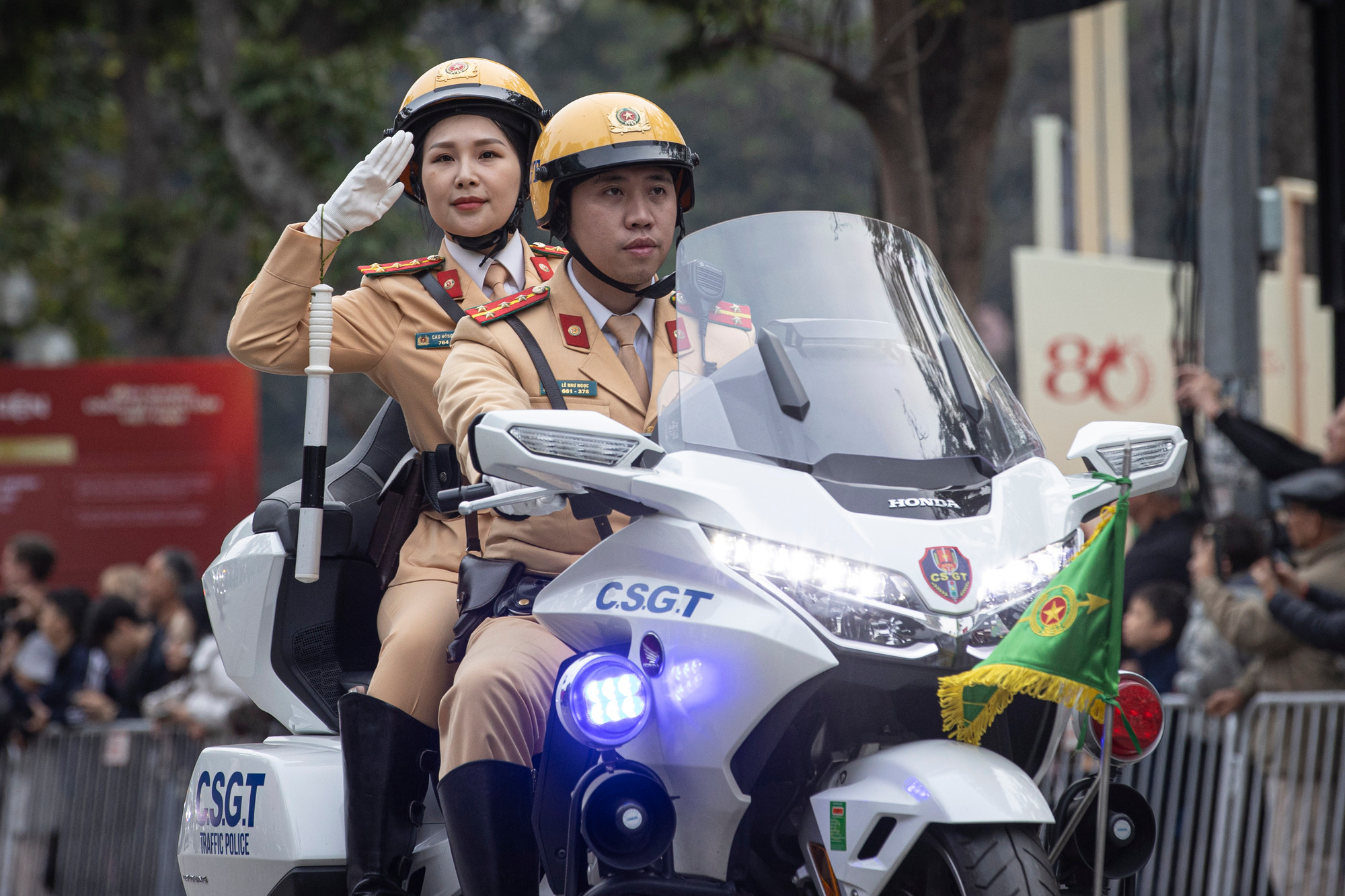 Đội hình mô-tô hộ tống của Bộ Tư lệnh Cảnh vệ. Đội hình mô-tô hộ tống của Bộ Tư lệnh Cảnh vệ.