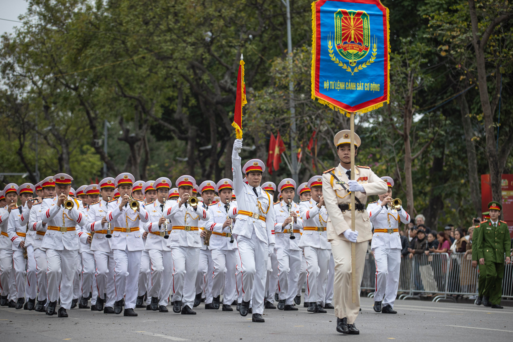 Đoàn nghi lễ Công an nhân dân trình diễn tại buổi tổng duyệt. Đoàn nghi lễ Công an nhân dân trình diễn tại buổi tổng duyệt.