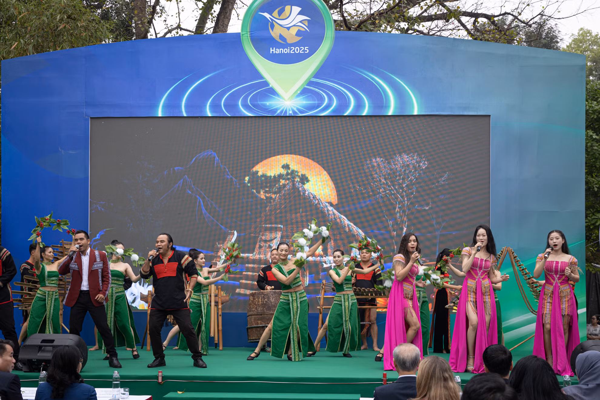 Tiết mục văn nghệ chào mừng Hội chợ Du lịch Quốc tế VITM Hà Nội 2025.