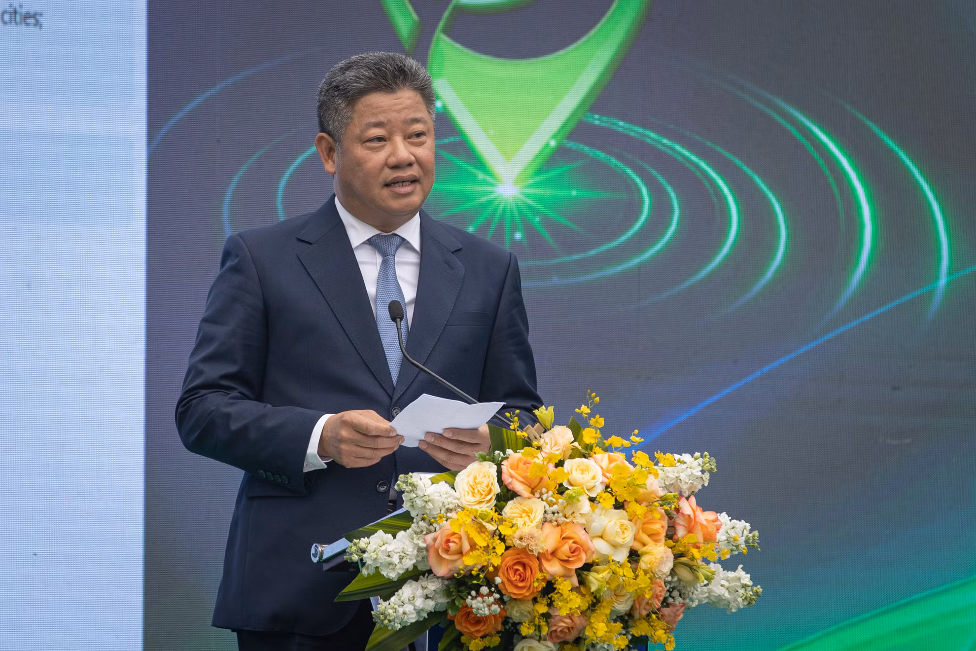 Phó Chủ tịch Ủy ban nhân dân thành phố Hà Nội Nguyễn Mạnh Quyền phát biểu tại lễ khai mạc.