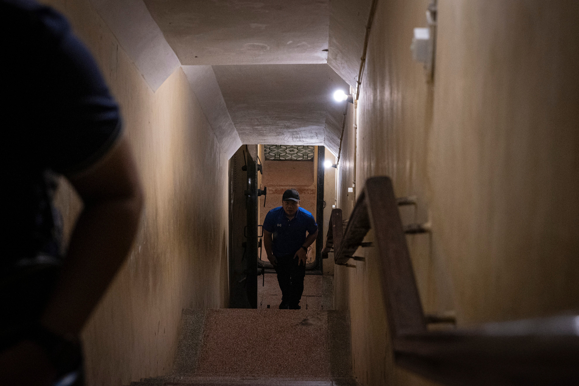 Hầm D67 (hầm Quân ủy Trung ương) được xây dựng năm 1967 cùng với nhà D67. Hầm sâu 9m, được xây dựng kiên cố để chống bom. Hầm có 3 tầng cầu thang lên xuống.