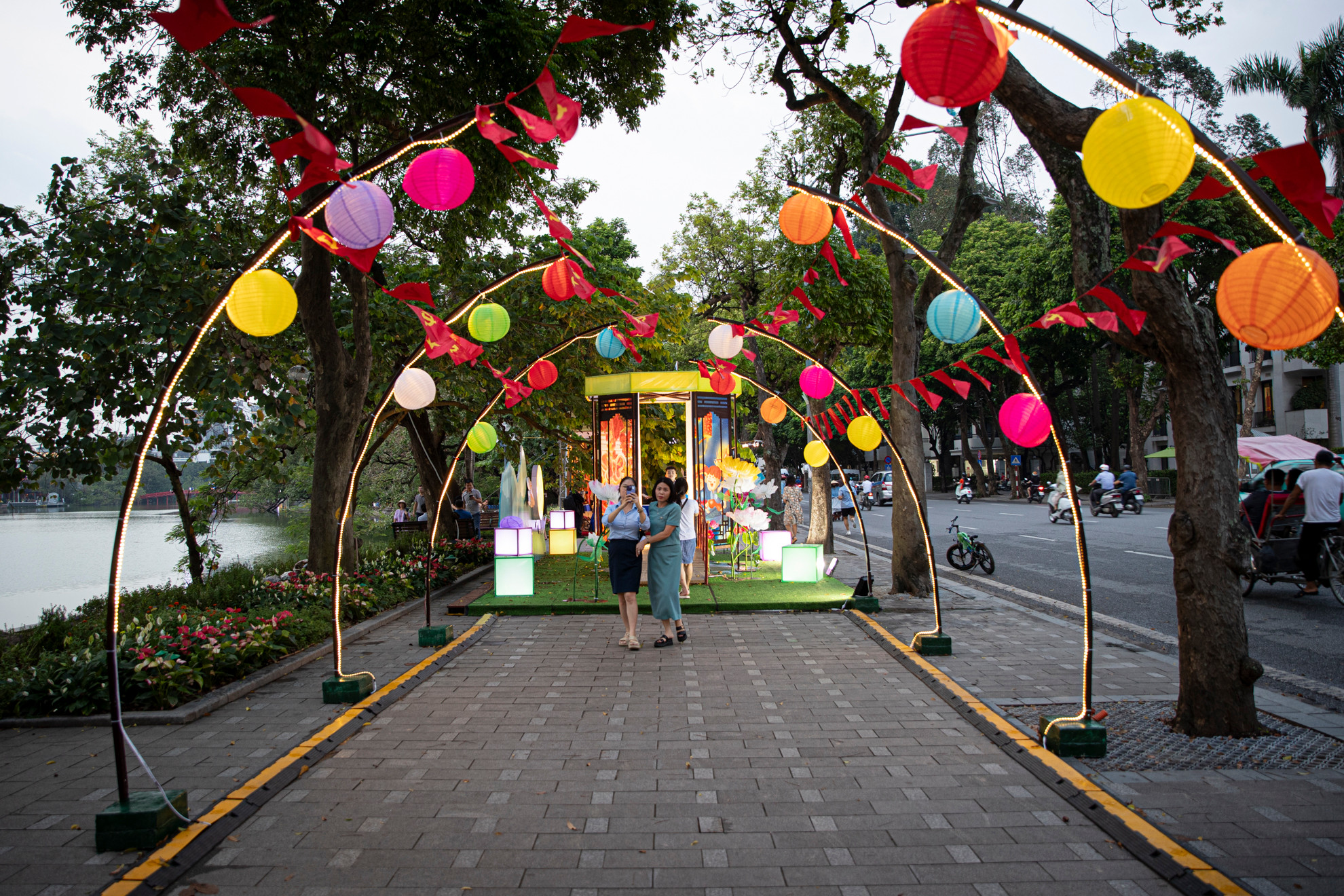 Chương trình Festival Thu Hà Nội lần thứ 2 năm 2024 diễn ra từ ngày 19/9 đến 22/9 tại không gian phố đi bộ hồ Hoàn Kiếm và một số điểm du lịch trên địa bàn Thành phố Hà Nội.