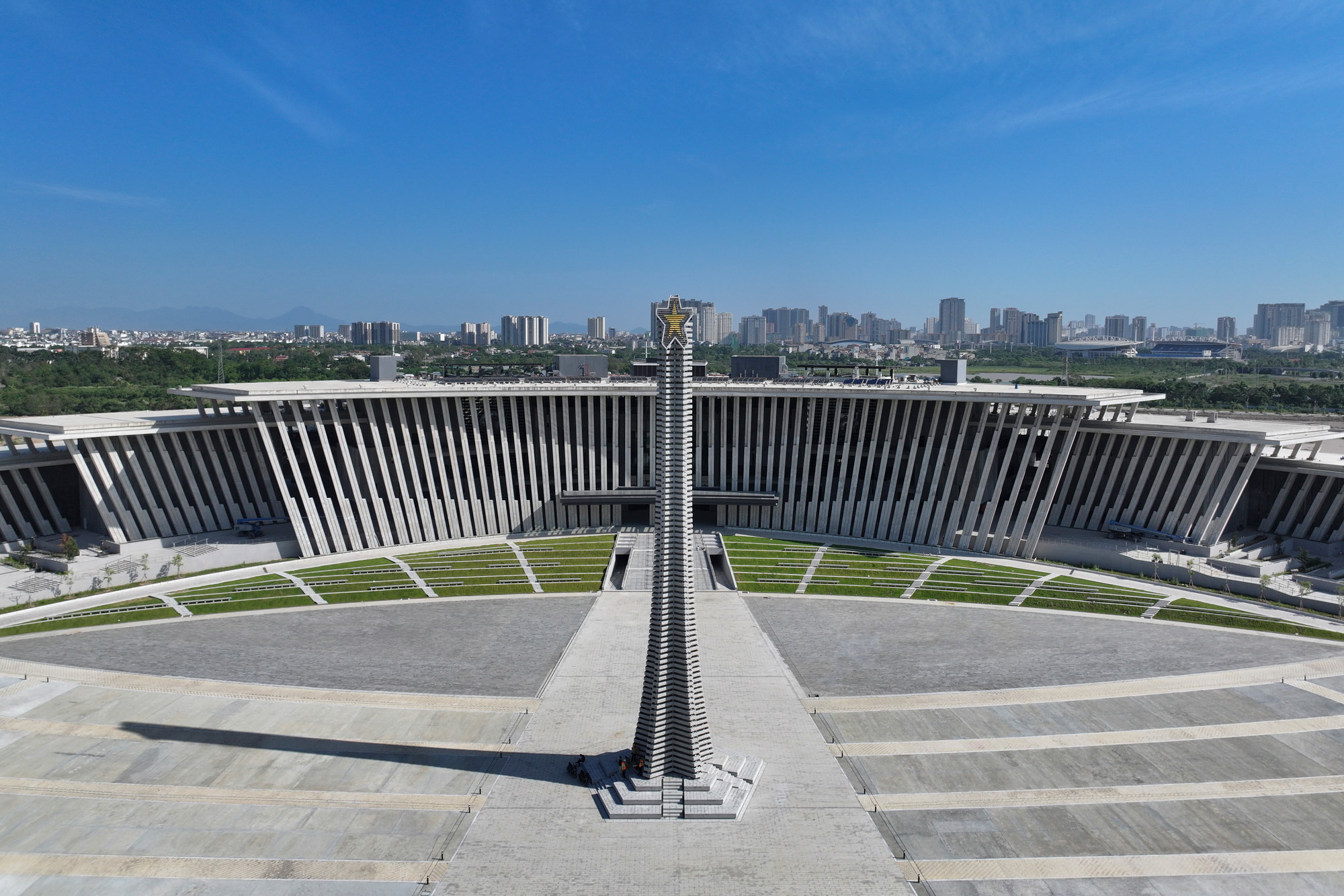 Triển lãm mở cửa đón khách tham quan từ ngày 15/11/2024, tại Bảo tàng Lịch sử Quân sự Việt Nam, Km6+500 Đại lộ Thăng Long, Nam Từ Liêm, Hà Nội.