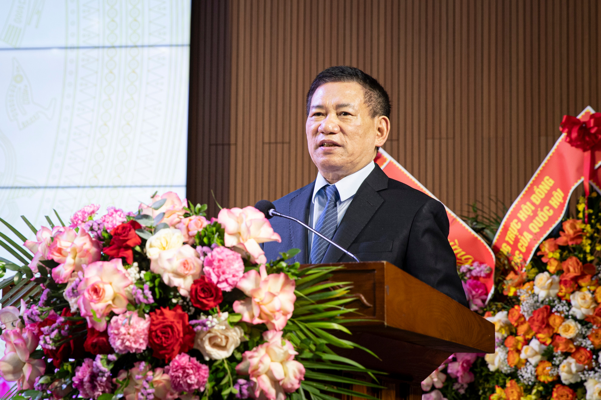 Phó Thủ tướng Chính phủ, Bộ trưởng Bộ Tài chính Hồ Đức Phớc chúc mừng, ghi nhận, biểu dương những thành tích mà các thế hệ thầy giáo, cô giáo, viên chức, người lao động của Học viện Tài chính đã đạt được trong thời gian qua. Phó Thủ tướng Chính phủ, Bộ trưởng Bộ Tài chính Hồ Đức Phớc chúc mừng, ghi nhận, biểu dương những thành tích mà các thế hệ thầy giáo, cô giáo, viên chức, người lao động của Học viện Tài chính đã đạt được trong thời gian qua.