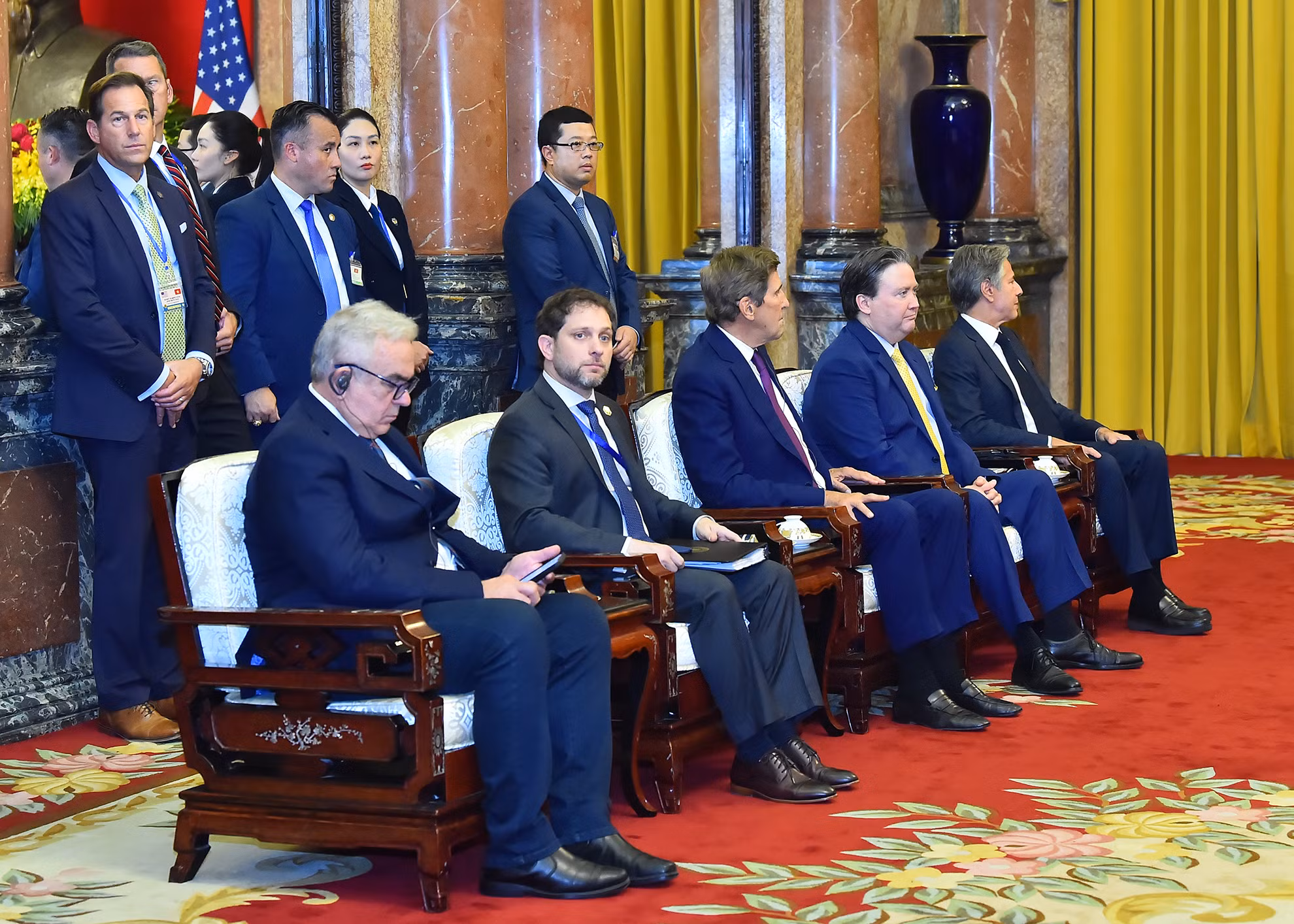 Đoàn đại biểu cấp cao Hợp chúng quốc Hoa Kỳ tháp tùng Tổng thống Joe Biden tại buổi tiếp.