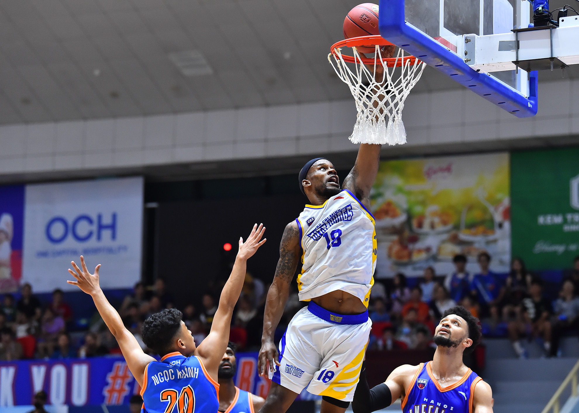 Jeremy Smith thi đấu trọn vẹn 40 phút với 30 điểm cùng 11 rebounds, 8 assists giúp Ho Chi Minh City Wings nuôi hy vọng lội ngược dòng trong trận đấu ngày hôm nay.