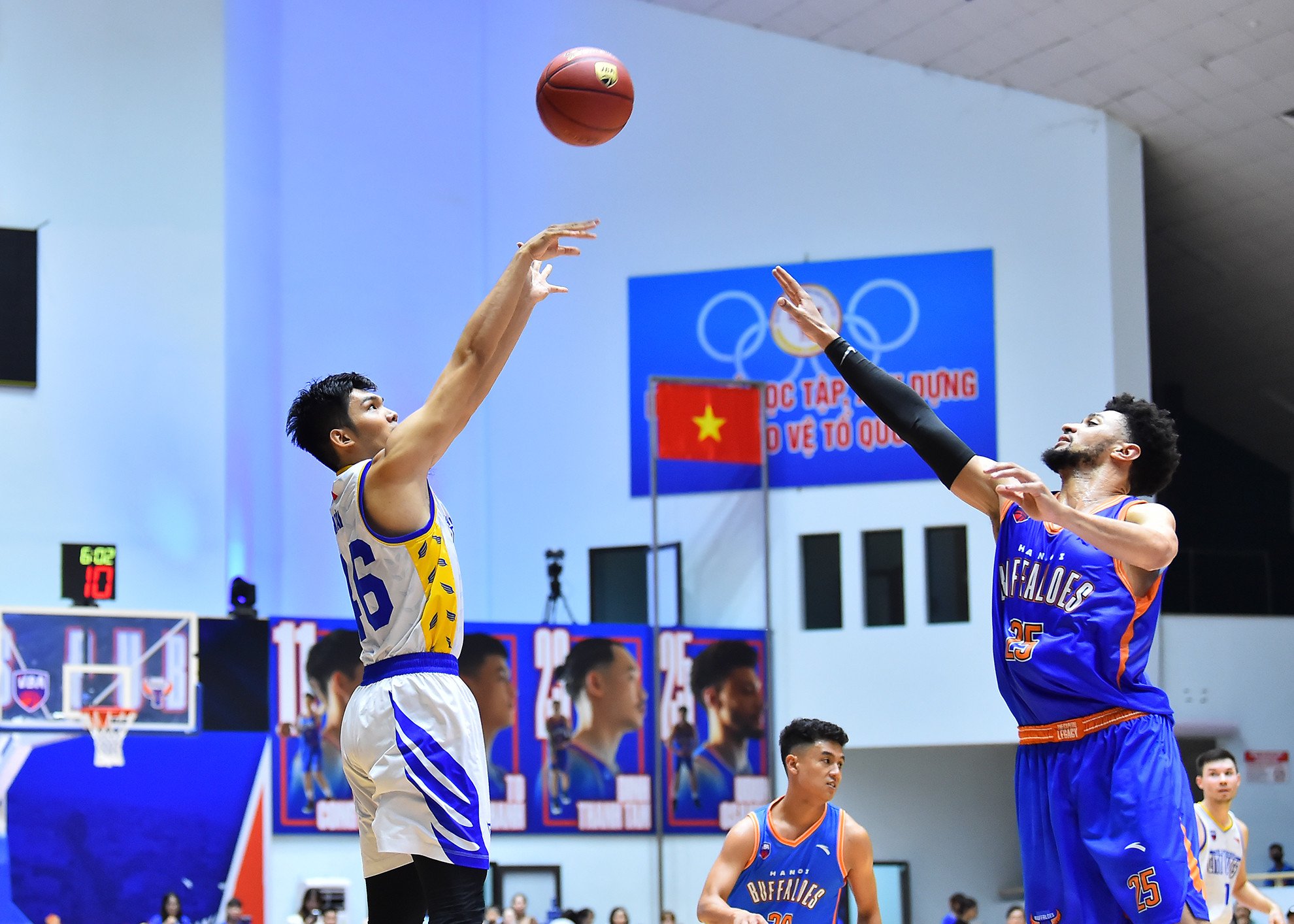 Đây là một trận đấu mà các nội binh đều góp dấu ấn tương đối rõ nét trong lối chơi của cả hai đội.