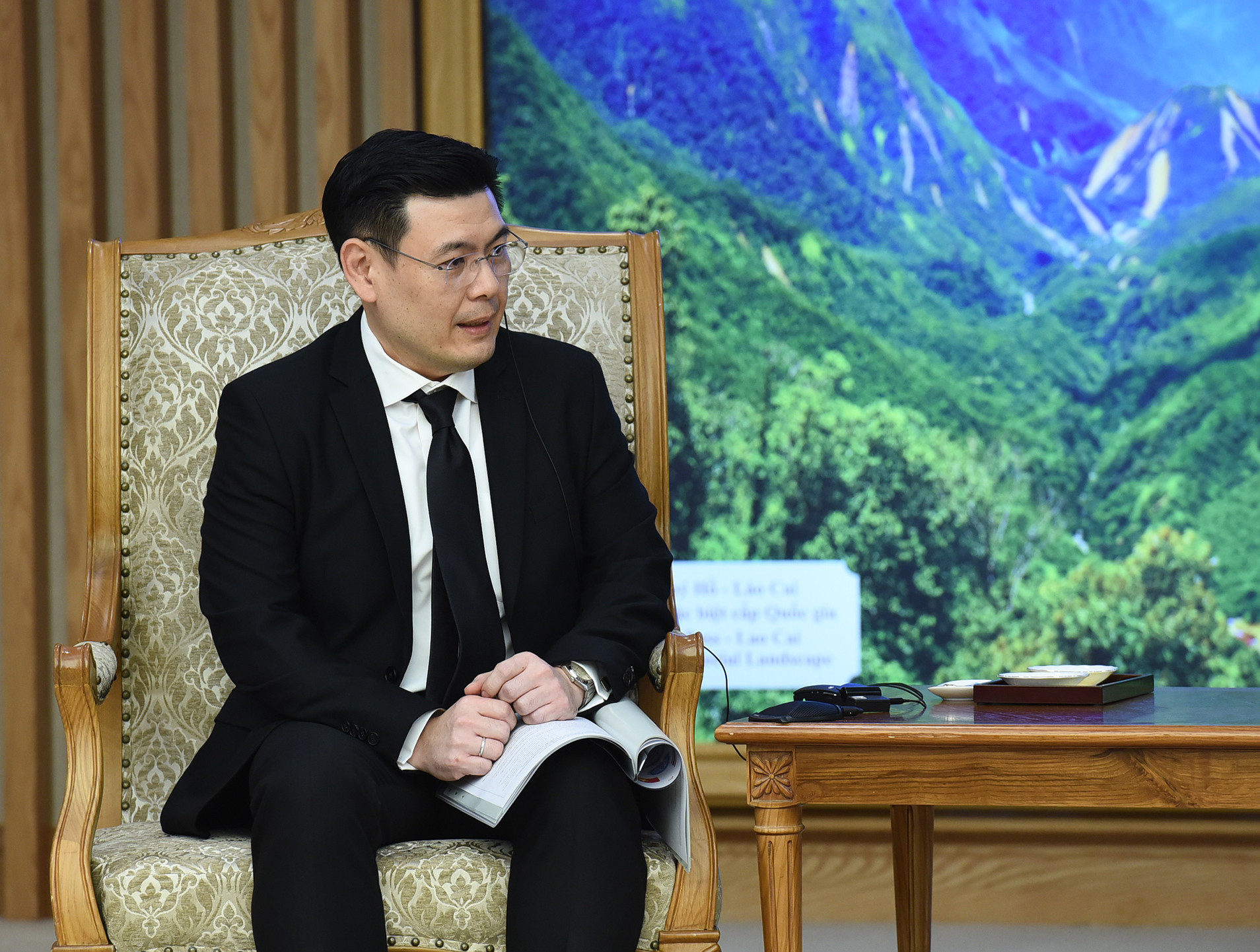 Bộ trưởng Văn phòng Thủ tướng, Đặc phái viên của Thủ tướng Thái Lan Jakkapong Sangmanee phát biểu tại buổi tiếp. Bộ trưởng Văn phòng Thủ tướng, Đặc phái viên của Thủ tướng Thái Lan Jakkapong Sangmanee phát biểu tại buổi tiếp.