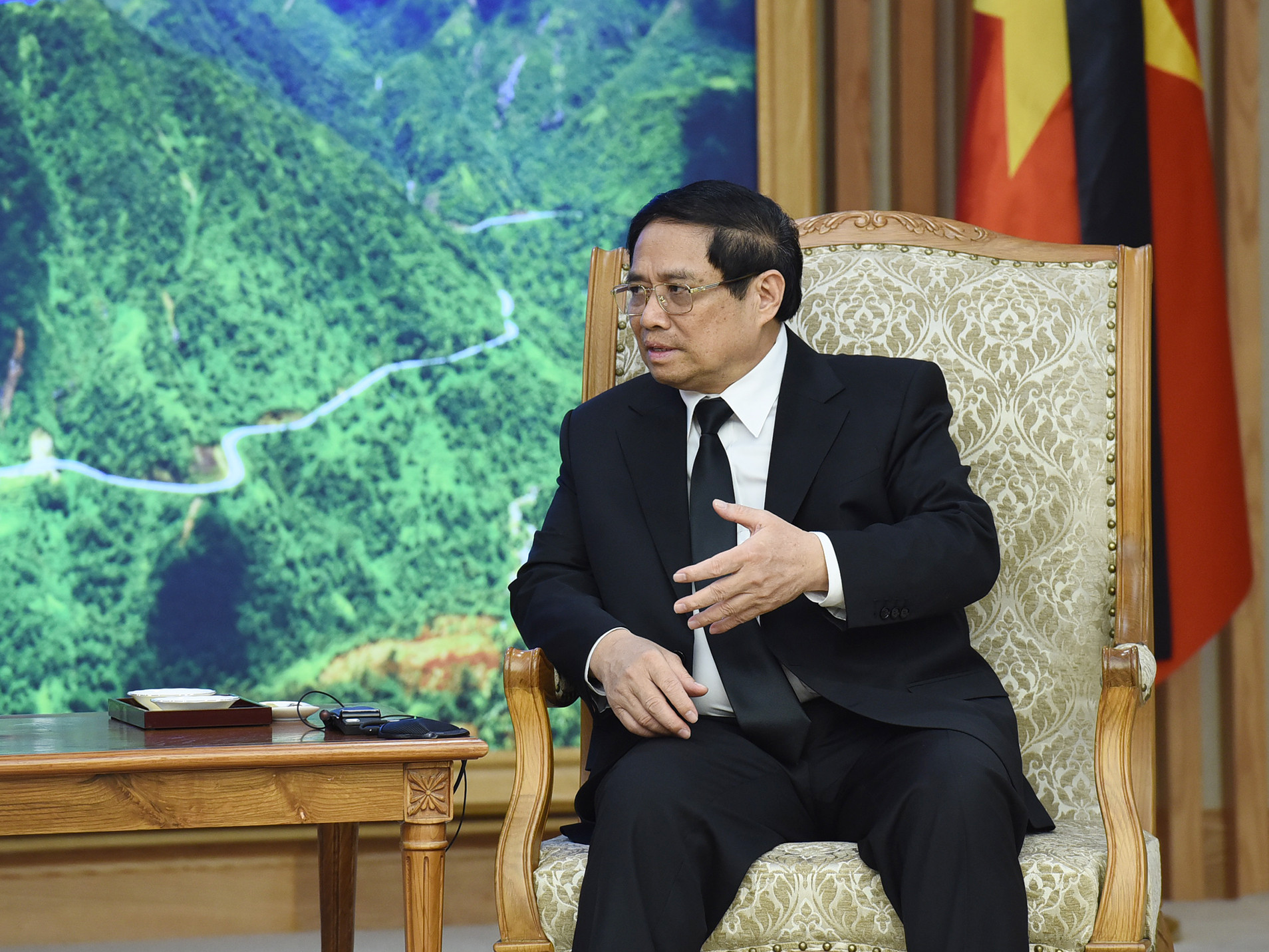 Thủ tướng Phạm Minh Chính phát biểu tại buổi tiếp Bộ trưởng Văn phòng Thủ tướng, Đặc phái viên của Thủ tướng Thái Lan Jakkapong Sangmanee. Thủ tướng Phạm Minh Chính phát biểu tại buổi tiếp Bộ trưởng Văn phòng Thủ tướng, Đặc phái viên của Thủ tướng Thái Lan Jakkapong Sangmanee.