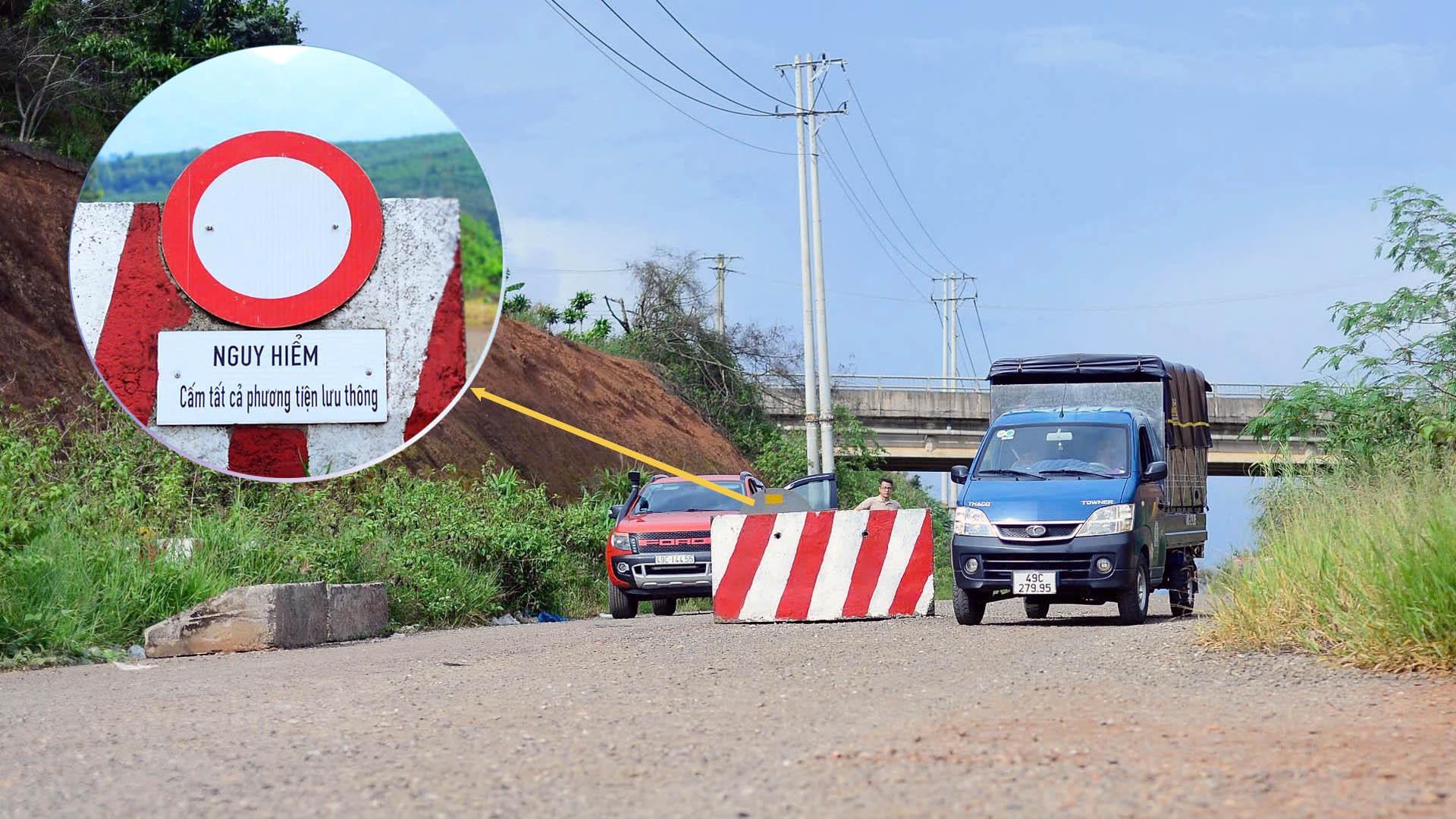 Tuy nhiên, nhiều người vẫn "luồn lách" và điều khiển phương tiện lưu thông trên tuyến đường này, dù cơ quan chức năng đã rào chắn, đặt biển cấm lưu thông. Có thể họ không còn lựa chọn khác, khi bước ra khỏi cửa hay đi vào vườn sản xuất là "buộc" phải đi vào “đường cấm”?