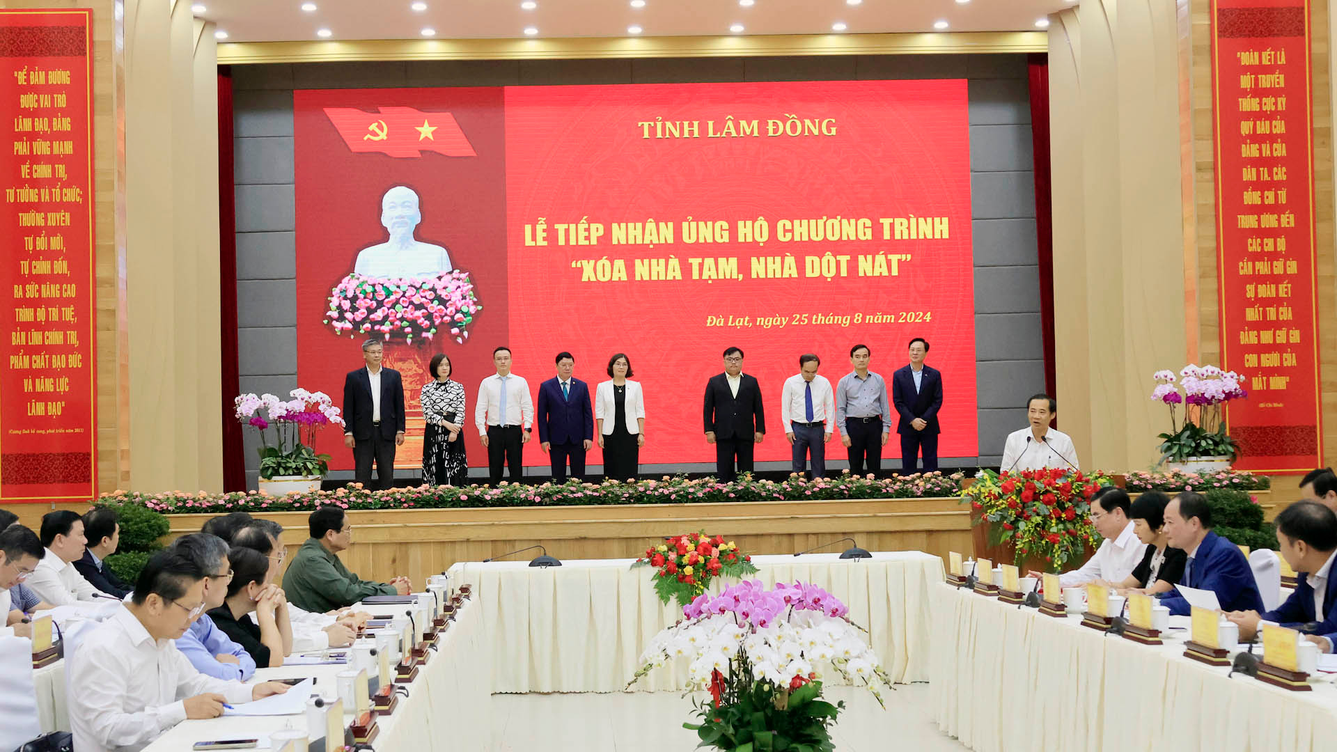 Trong chuyến công tác tại Lâm Đồng, Thủ tướng Phạm Minh Chính và Đoàn công tác Trung ương dự Lễ tiếp nhận ủng hộ Chương trình "xóa nhà tạm, nhà dột nát" trên địa bàn tỉnh Lâm Đồng. Trong ảnh: Quyền Bí thư Tỉnh ủy Lâm Đồng Nguyễn Thái Học phát biểu cảm ơn Thủ tướng, Đoàn công tác Trung ương và các nhà tài trợ.