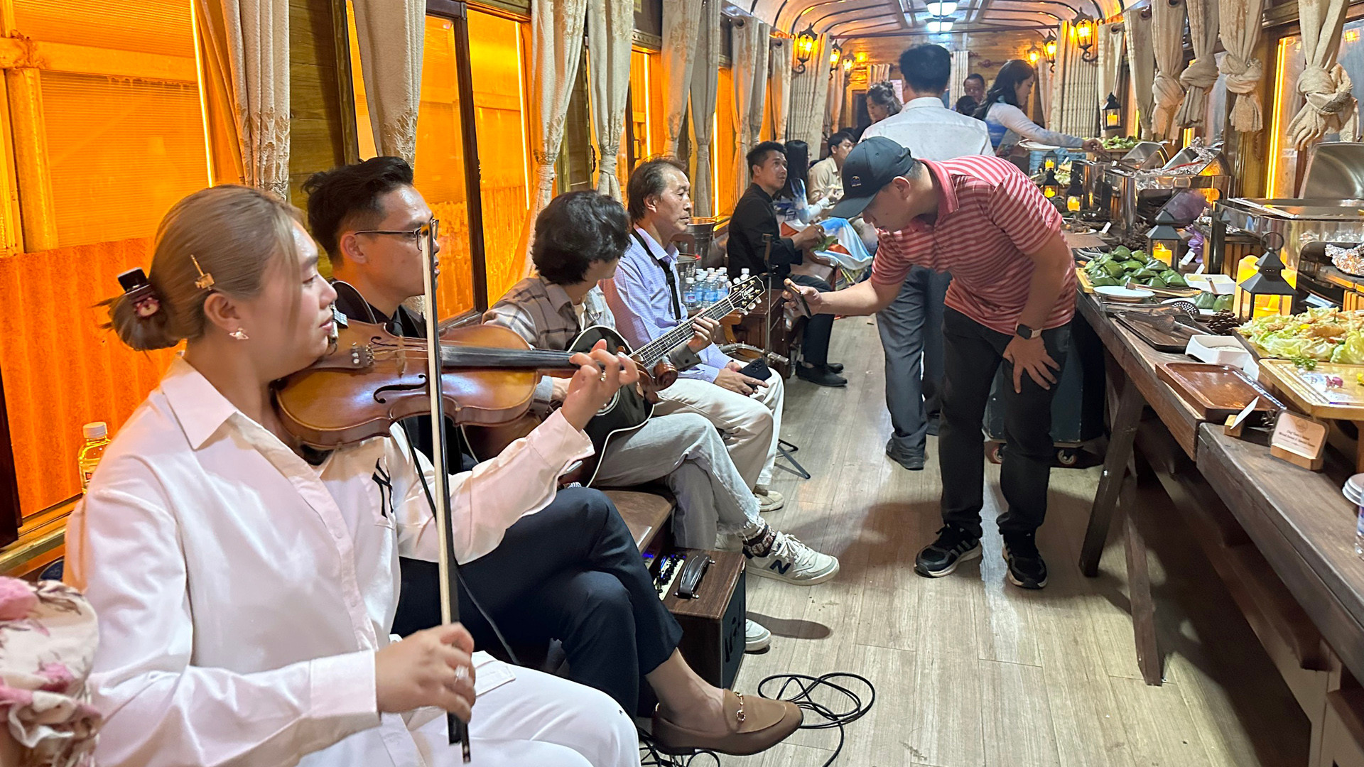 “Với “Hành trình đêm Đà Lạt”, ngành đường sắt mong muốn đây sẽ là sản phẩm độc đáo, góp phần phát triển du lịch và kinh tế đêm thành phố Đà Lạt và là sản phẩm khởi đầu cho việc hình thành cung ứng chuỗi dịch vụ hoàn chỉnh, để ga Đà Lạt, tuyến Đà Lạt-Trại Mát trở thành điểm đến văn hóa, du lịch, ẩm thực… không thể thiếu của du khách trên hành trình trải nghiệm phố núi”, Chủ tịch Hội đồng thành viên Tổng công ty Đường sắt Việt Nam Đặng Sỹ Mạnh kỳ vọng.