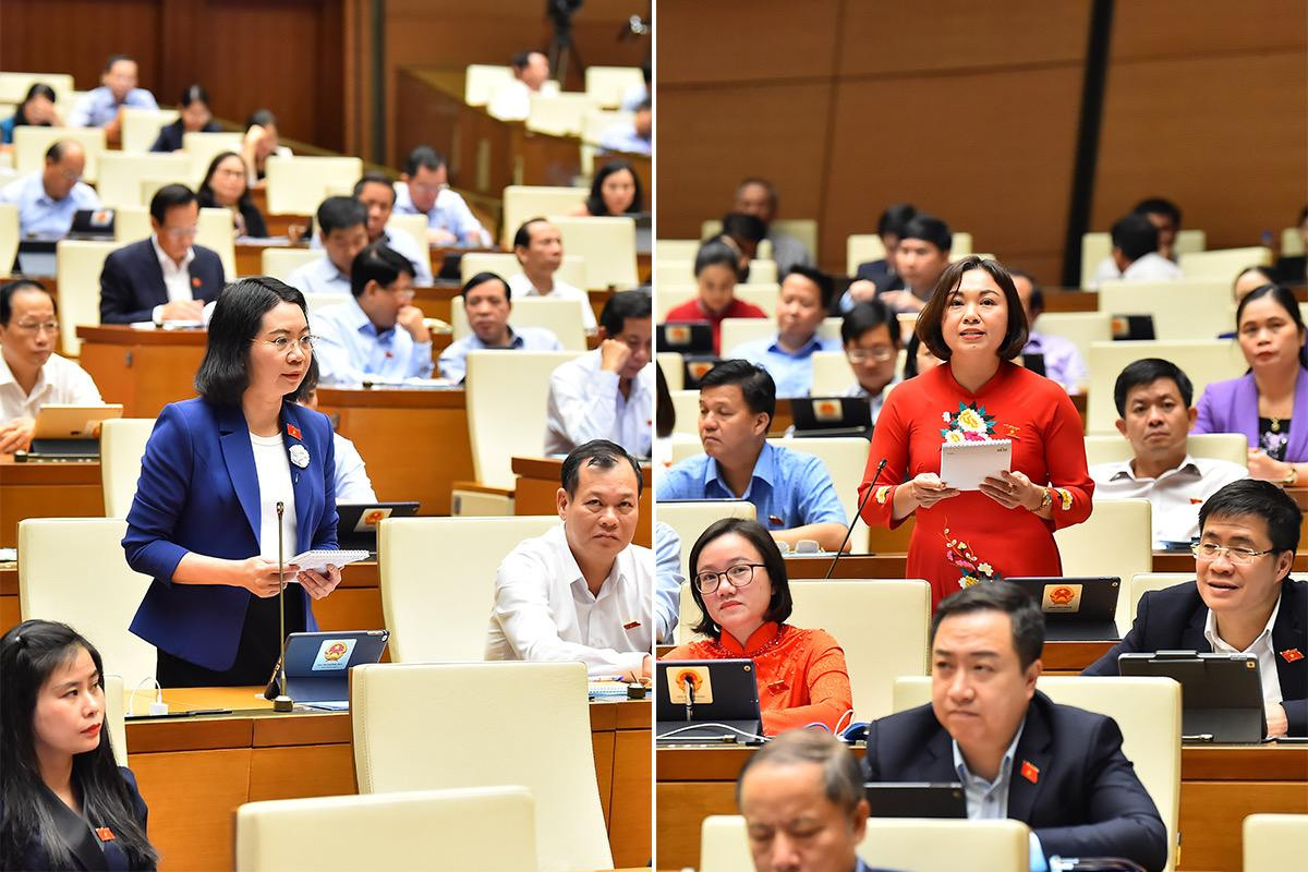 Đại biểu Quốc hội tỉnh Nam Định Mai Thị Phương Hoa (trái) và đại biểu Quốc hội tỉnh Hòa Bình Đặng Bích Ngọc đặt câu hỏi chất vấn Thủ tướng Phạm Minh Chính.