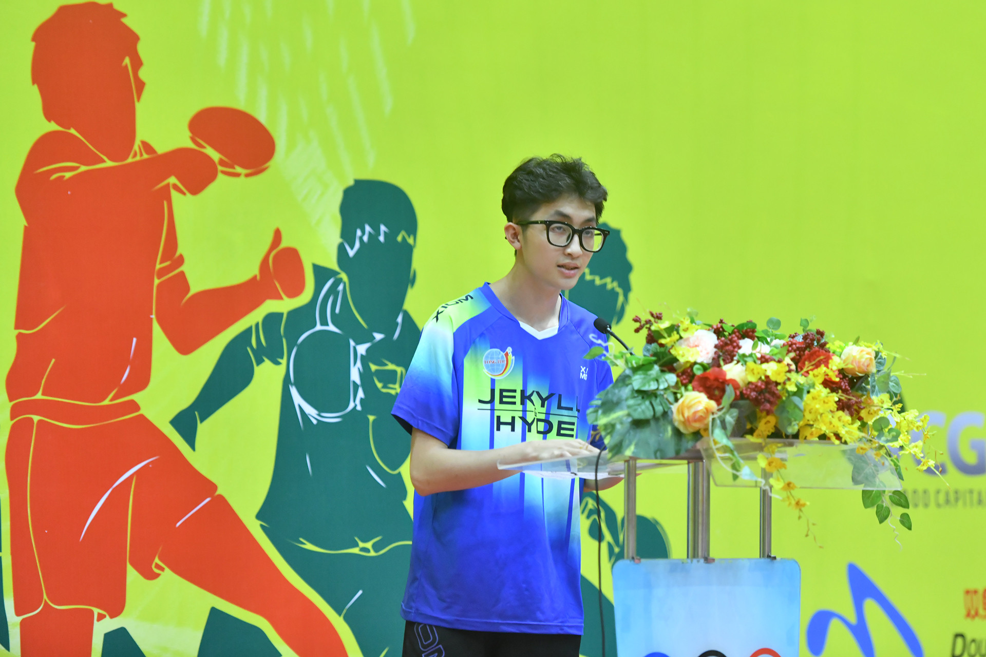 Nguyễn Duy Phong - vận động viên đoàn Hải Dương Long Hải; Huy chương Vàng Đơn nam U19 giải trẻ Đông Nam Á đại diện lực lượng vận động viên tham gia thi đấu lên đọc lời tuyên thệ.