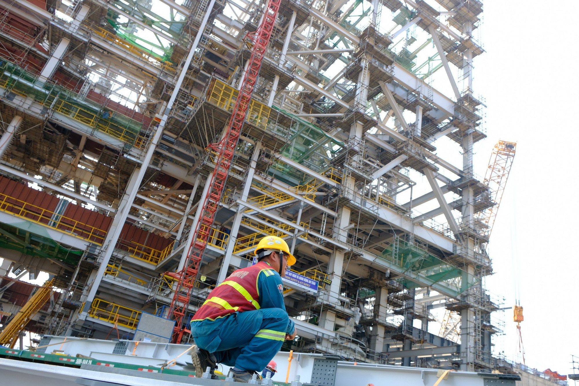 Tại Quảng Bình, Nhà máy Nhiệt điện Quảng Trạch 1 được coi là dự án năng lượng quan trọng nhằm đáp ứng nhu cầu điện năng quốc gia sau năm 2025.