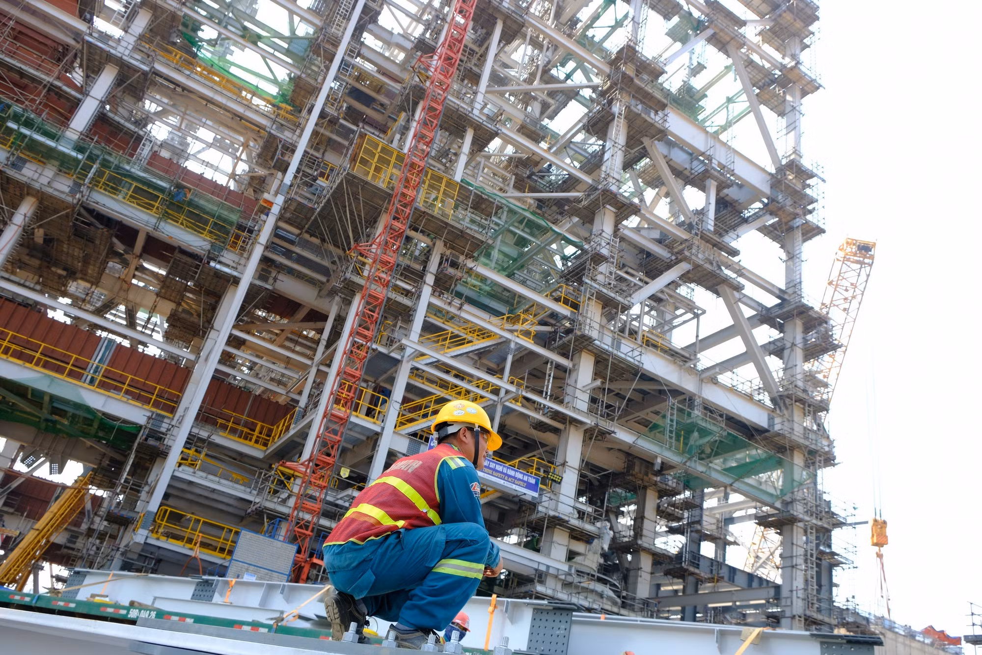 Tại Quảng Bình, Nhà máy Nhiệt điện Quảng Trạch 1 được coi là dự án năng lượng quan trọng nhằm đáp ứng nhu cầu điện năng quốc gia sau năm 2025.