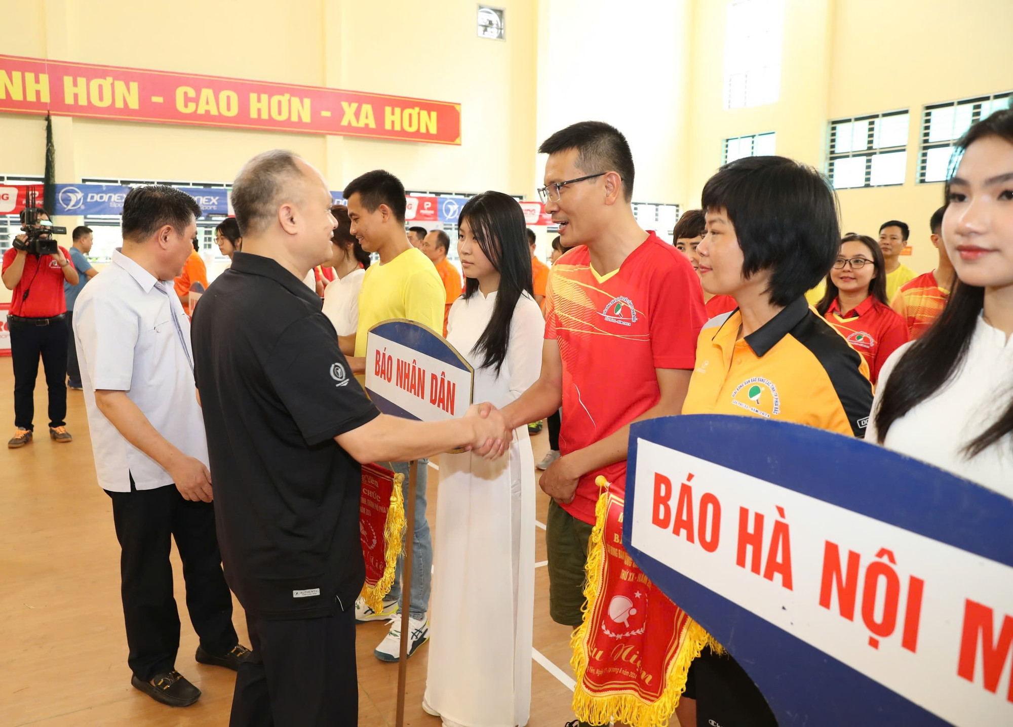 Với sự tham gia nhiệt tình của rất đông các vận động viên, giải đấu năm nay hứa hẹn mang lại những trận đấu hấp dẫn cùng tính cạnh tranh cao.