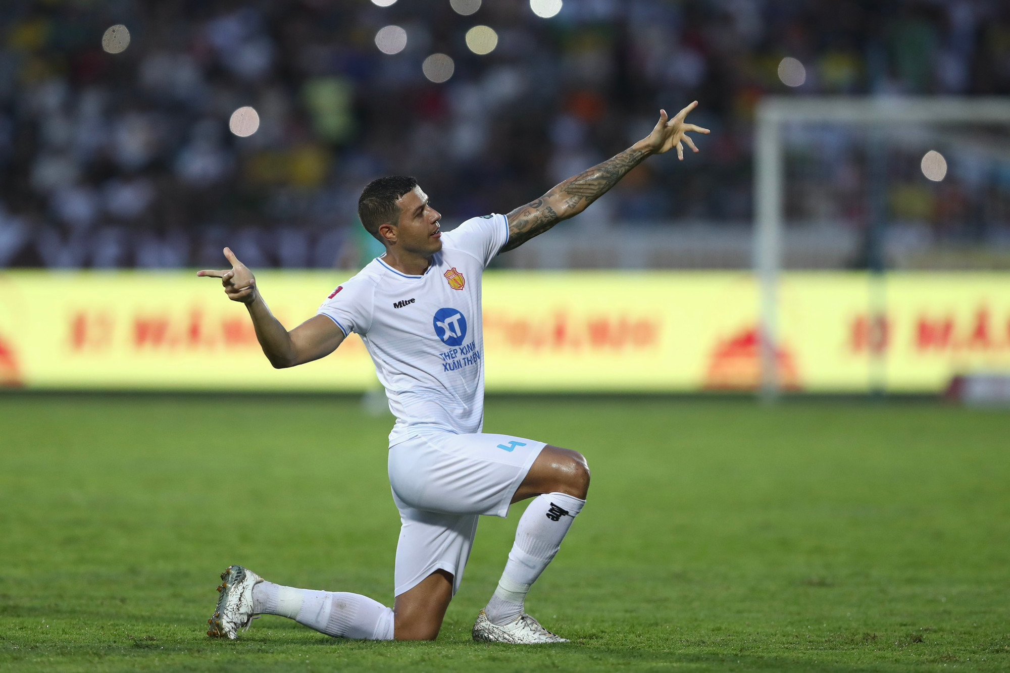 [Ảnh] Nam Định lên ngôi V-League sau 39 năm chờ đợi ảnh 10