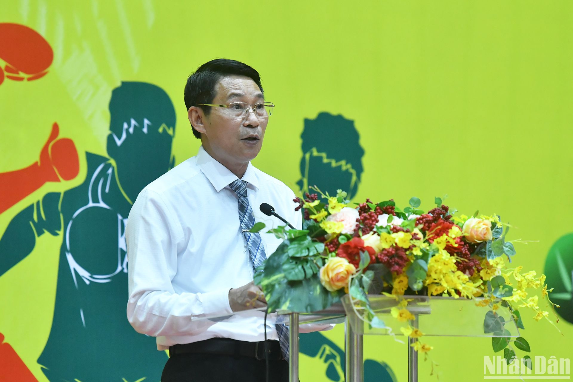 Phó Chủ tịch Ủy ban nhân dân tỉnh Khánh Hòa Đinh Văn Thiệu phát biểu tại Lễ khai mạc.