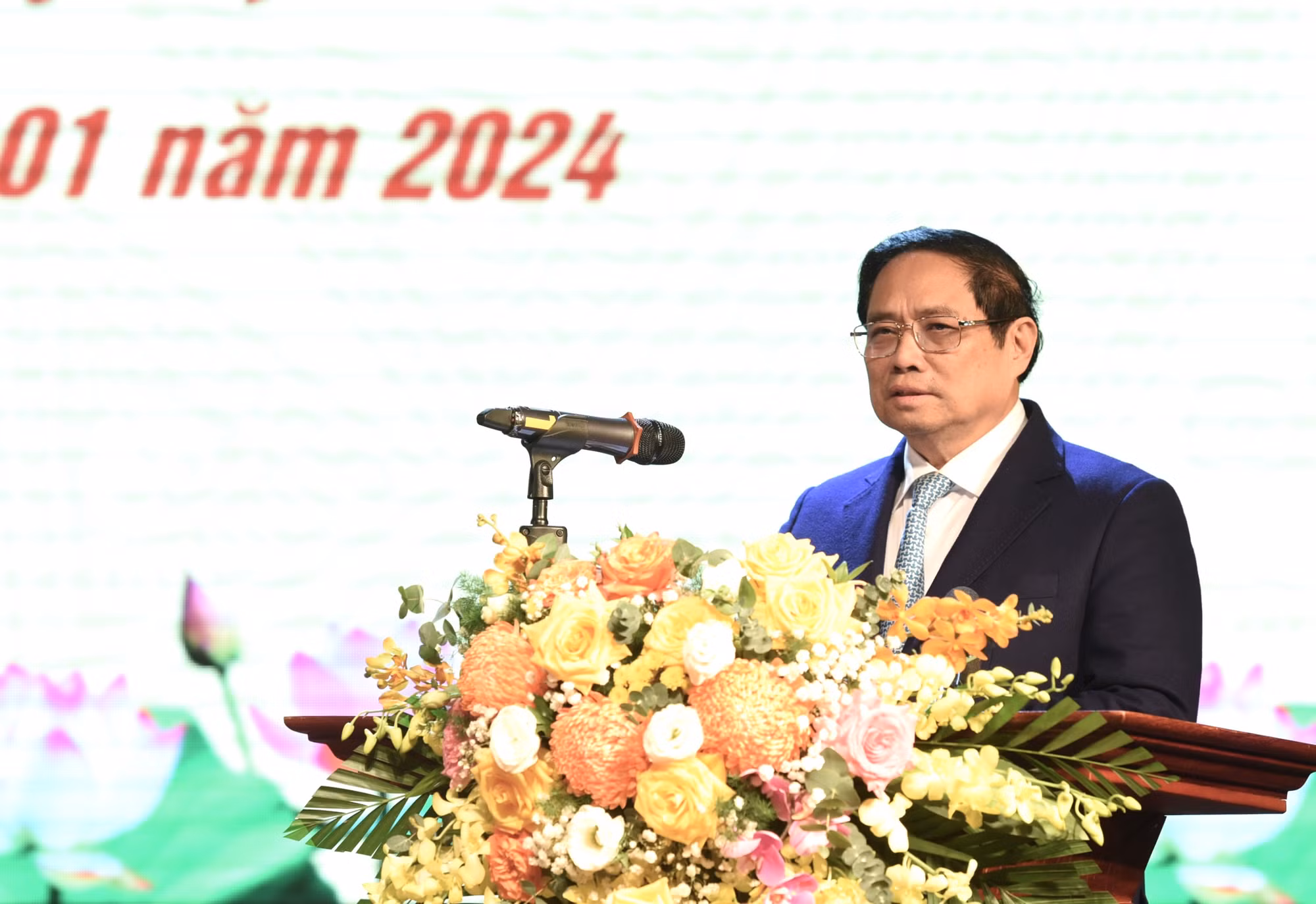 Thủ tướng Phạm Minh Chính chúc Tết cán bộ, giảng viên, sinh viên Trường Đại học Văn hóa-Nghệ thuật Quân đội.