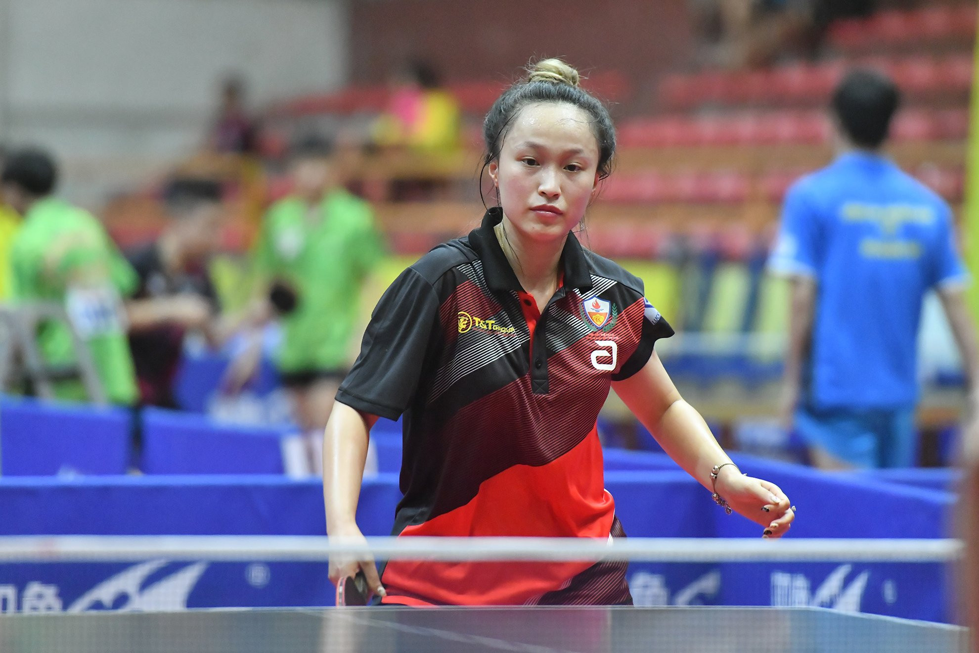 Nguyễn Thị Phương Linh (Công an nhân dân - T&T) là tay vợt sinh năm 1997 với lối đánh máu lửa, quyết liệt trong từng đường bóng. Bằng tài năng của mình, Phương Linh đã giành được nhiều danh hiệu trong nước và quốc tế từ khi còn rất trẻ. Đặc biệt năm nay, Phương Linh cùng chồng mình là Đinh Anh Hoàng cùng tham dự dưới màu áo Công an nhân dân - T&T. Nguyễn Thị Phương Linh (Công an nhân dân - T&T) là tay vợt sinh năm 1997 với lối đánh máu lửa, quyết liệt trong từng đường bóng. Bằng tài năng của mình, Phương Linh đã giành được nhiều danh hiệu trong nước và quốc tế từ khi còn rất trẻ. Đặc biệt năm nay, Phương Linh cùng chồng mình là Đinh Anh Hoàng cùng tham dự dưới màu áo Công an nhân dân - T&T.