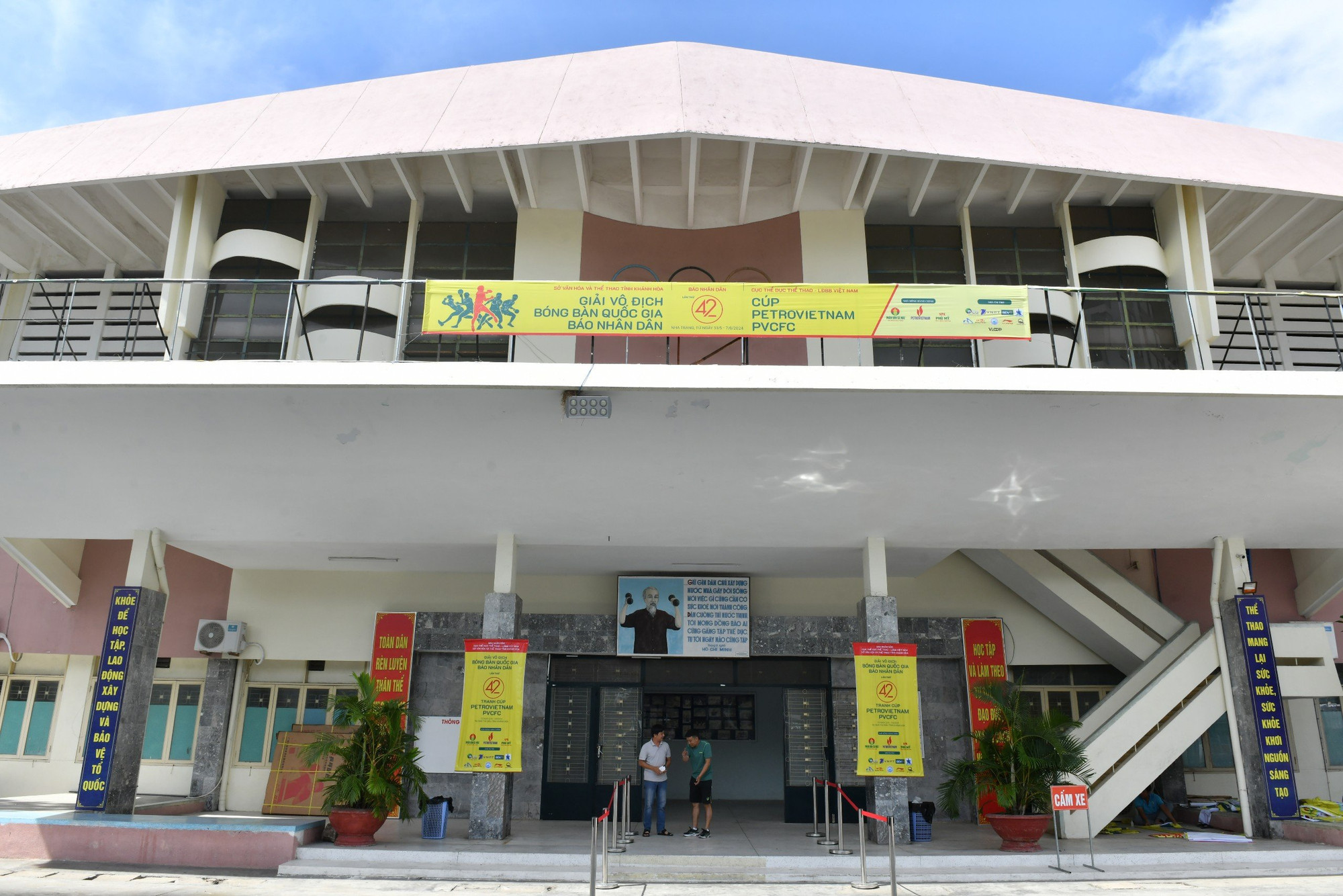 Cơ sở vật chất nhà thi đấu tỉnh Khánh Hòa đã sẵn sàng cho Giải vô địch bóng bàn quốc gia Báo Nhân Dân lần thứ 42 tranh Cúp PetroVietnam-PVCFC năm 2024.