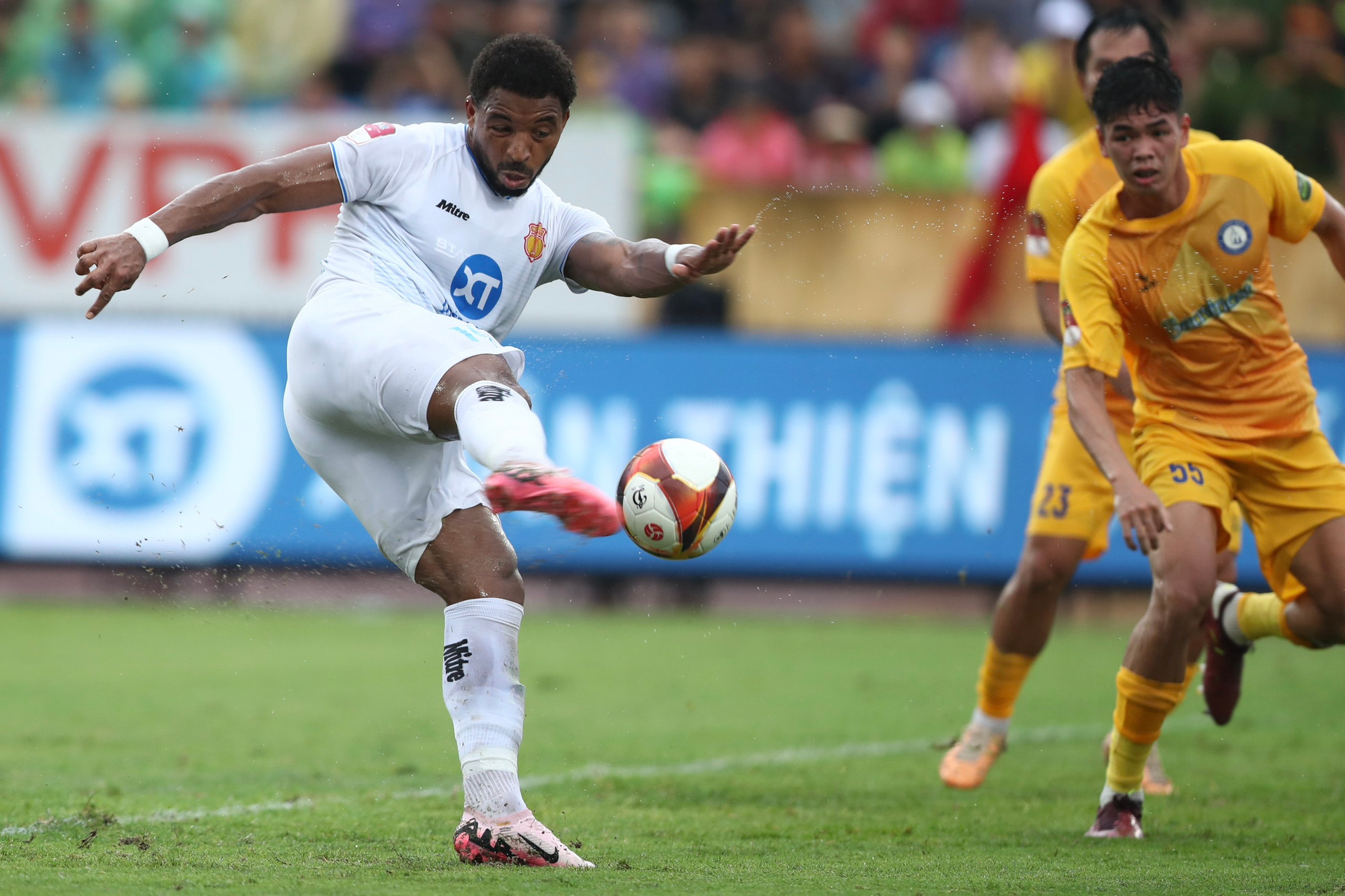 [Ảnh] Nam Định lên ngôi V-League sau 39 năm chờ đợi ảnh 11