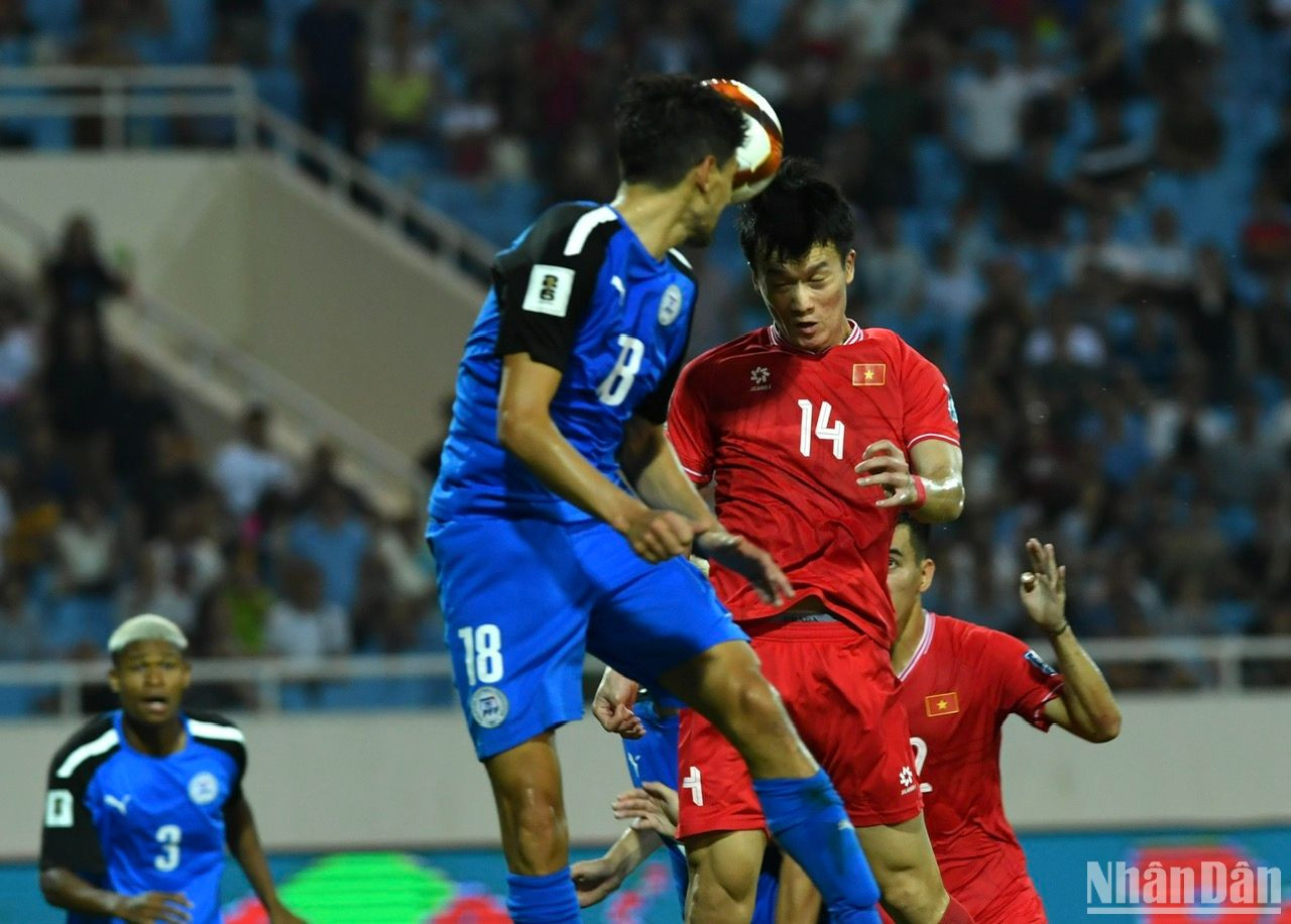 Phút 89, các tuyển thủ Philippines được hưởng quả đá phạt. Trong tình huống lộn xộn, Kevin Ingreso đã tận dụng thời cơ để dứt điểm một chạm, gỡ hòa 2-2 cho Philippines.