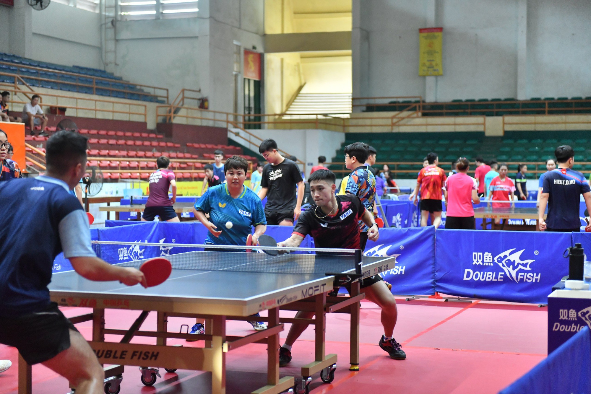 Đương kim vô địch nội dung đôi nam nữ Anh Tú - Mỹ Trang có mặt tại nhà thi đấu tỉnh Khánh Hòa.