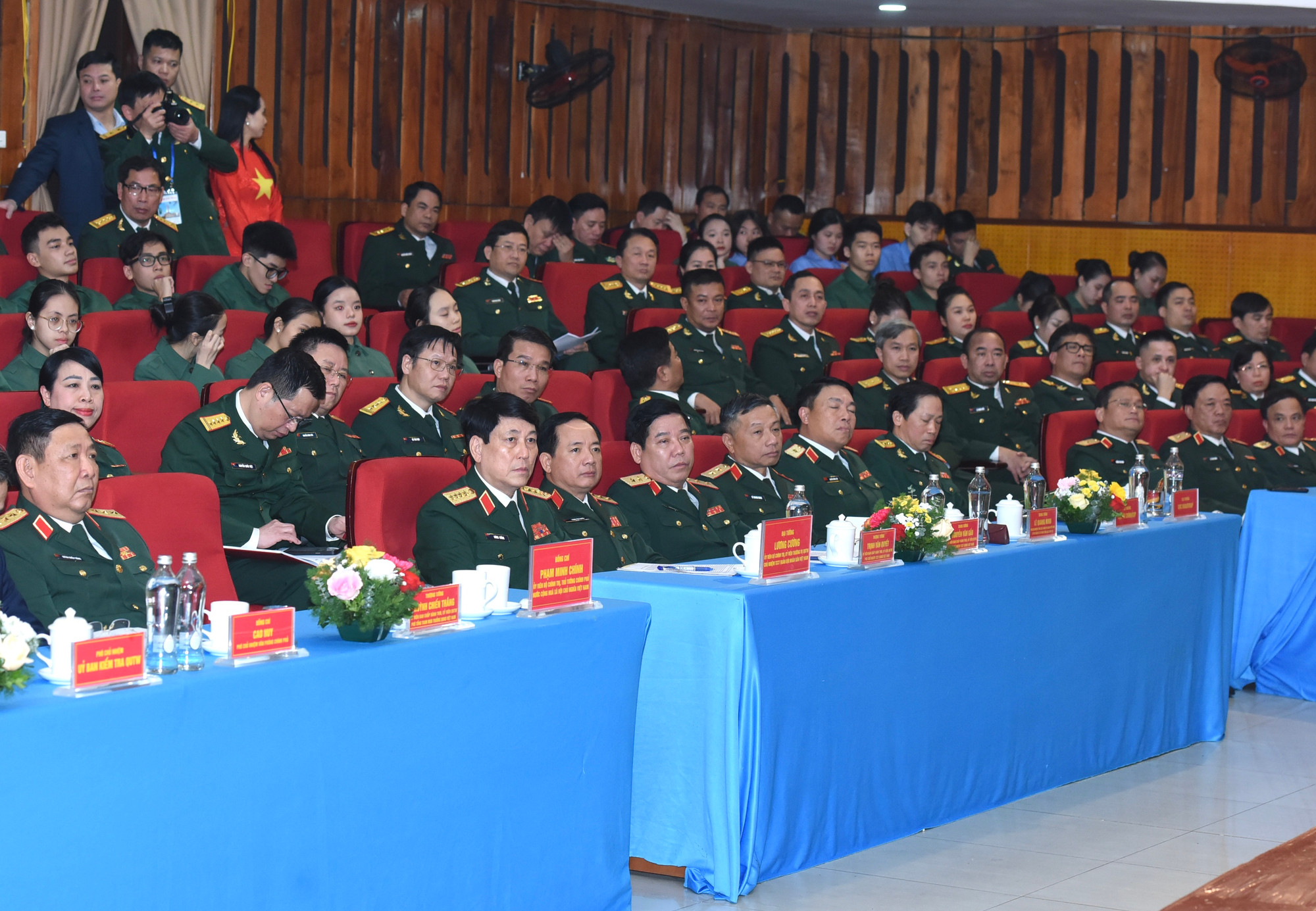 Các đại biểu tham dự buổi chúc Tết.