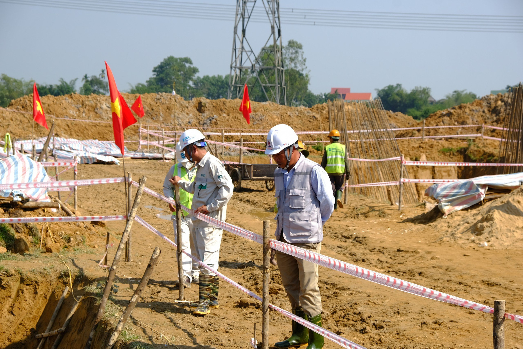 Công trình có sự giám sát trực tiếp của các Tổng Giám đốc, Phó Giám đốc của các công ty nhà thầu thi công.