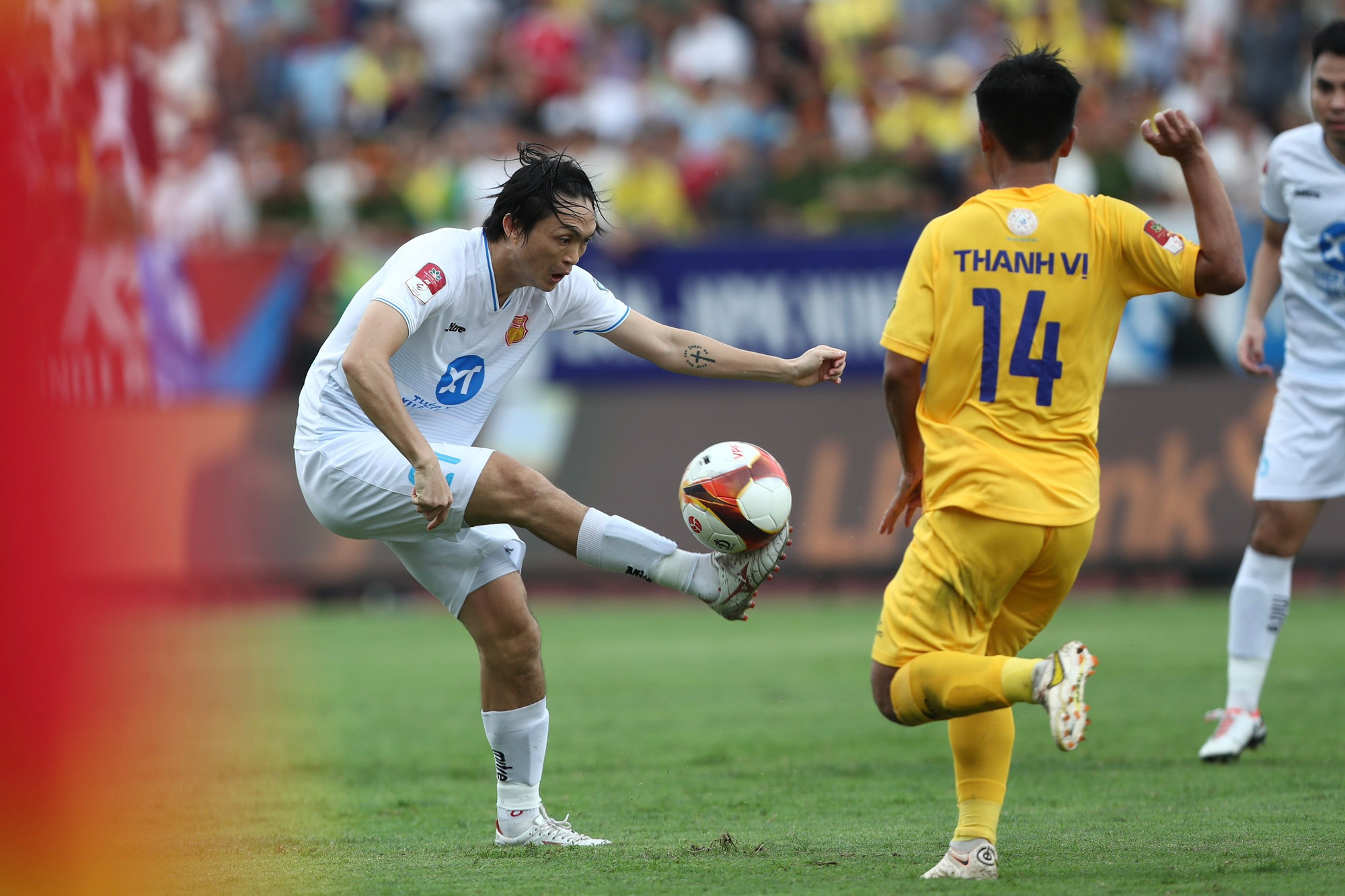 [Ảnh] Nam Định lên ngôi V-League sau 39 năm chờ đợi ảnh 4