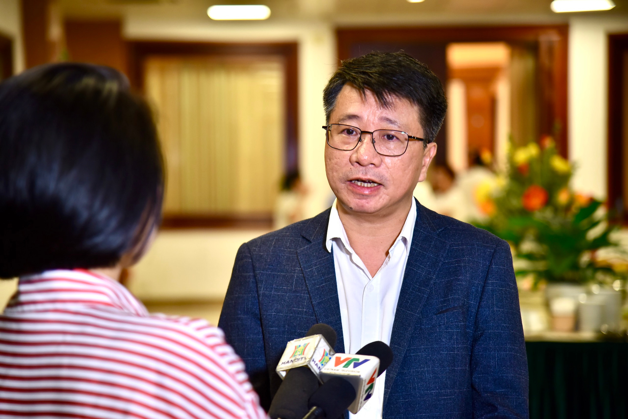 Tiến sĩ Phạm Hoài Chung, Phó Viện trưởng Viện Chiến lược phát triển Giao thông vận tải trả lời phỏng vấn bên lề hội thảo.