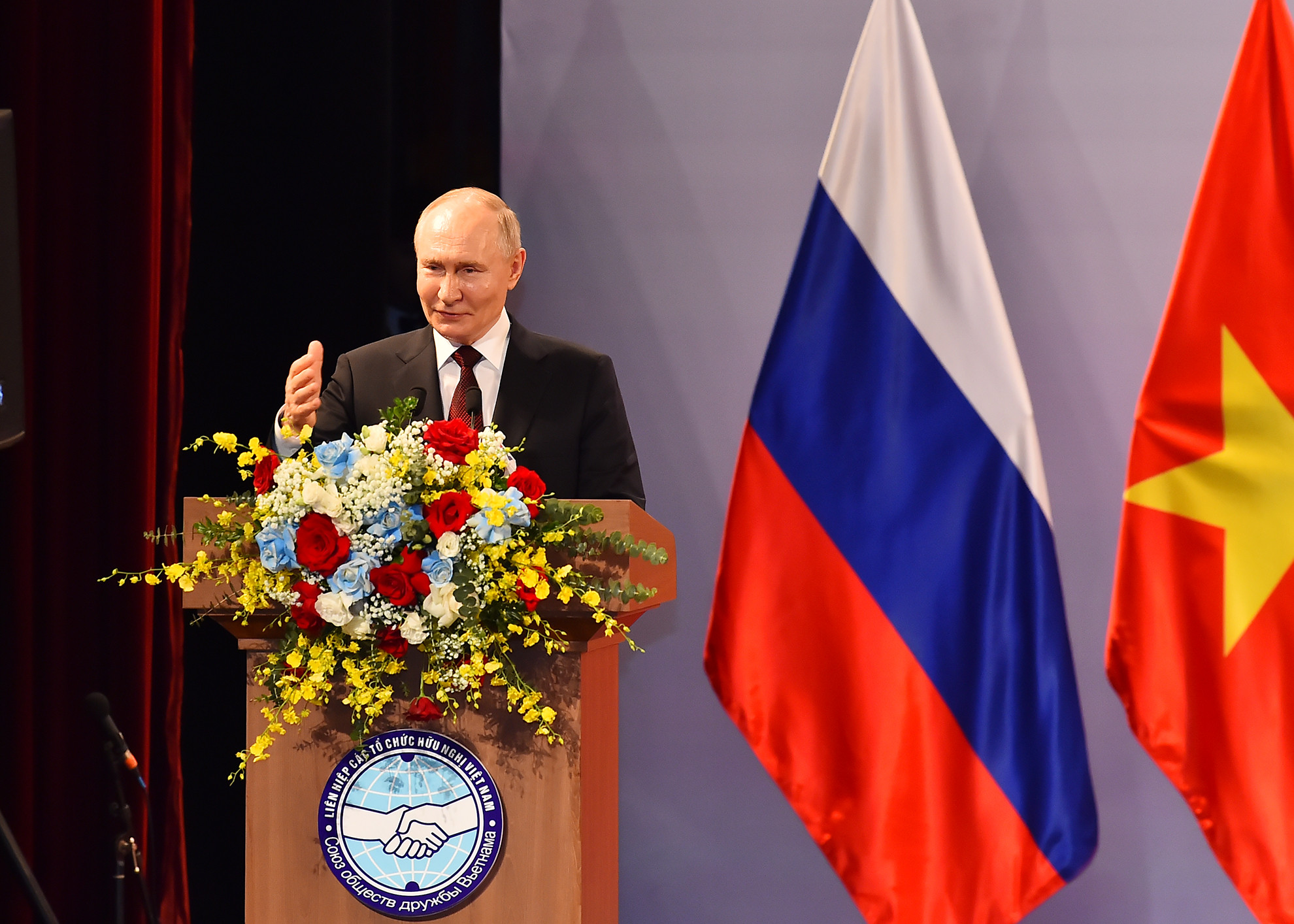 Tổng thống Liên bang Nga Vladimir Putin phát biểu tại buổi gặp lãnh đạo Hội hữu nghị Việt-Nga và các thế hệ cựu sinh viên Việt Nam học tại Nga.